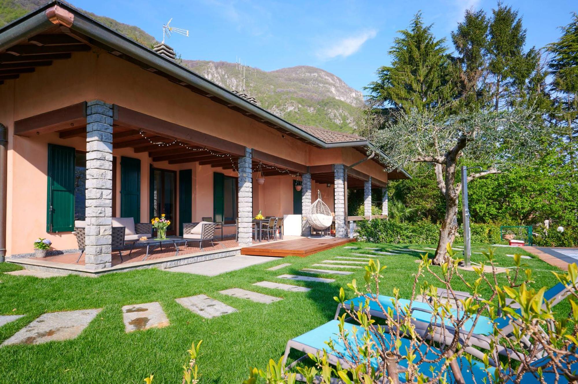 Vittoria With Private Heated Pool & Shared Sauna - Bellagio Village Villa *