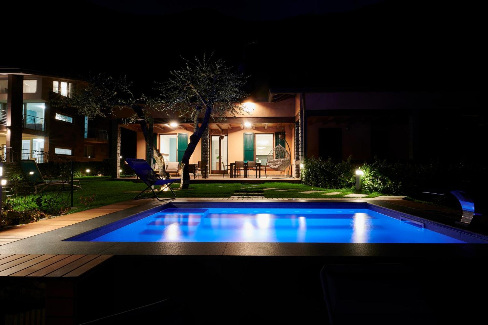 Vittoria With Private Heated Pool & Shared Sauna - Bellagio Village Oliveto Lario