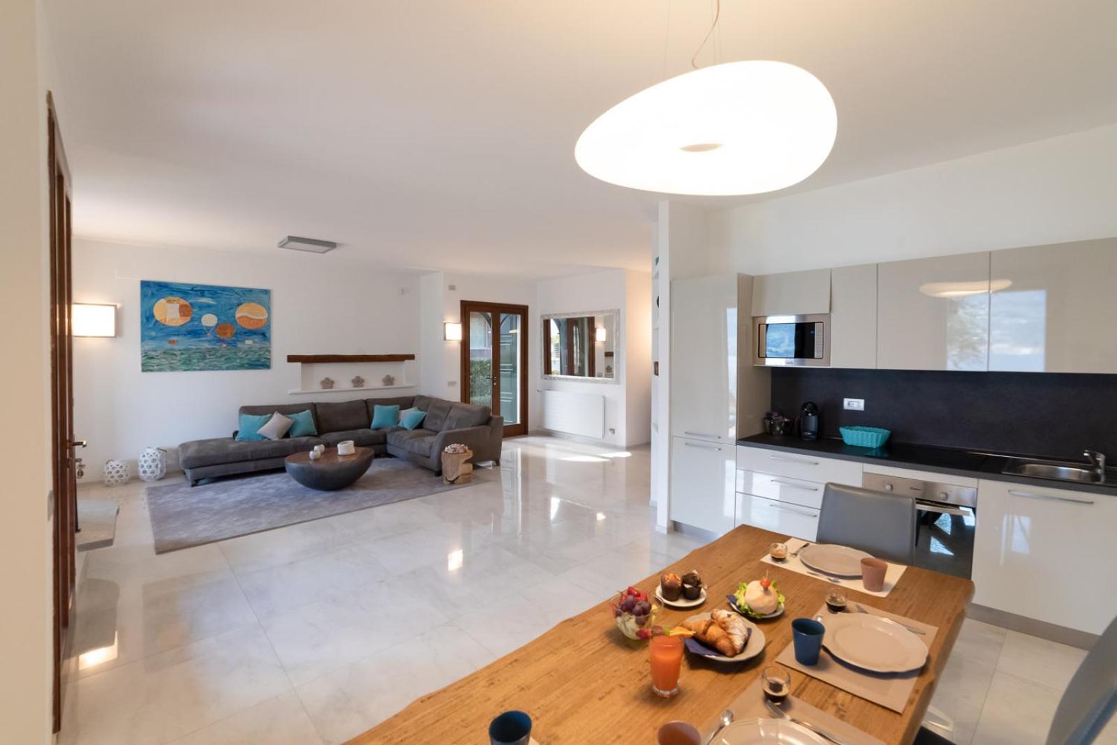 Villa Vittoria With Private Heated Pool & Shared Sauna - Bellagio Village *