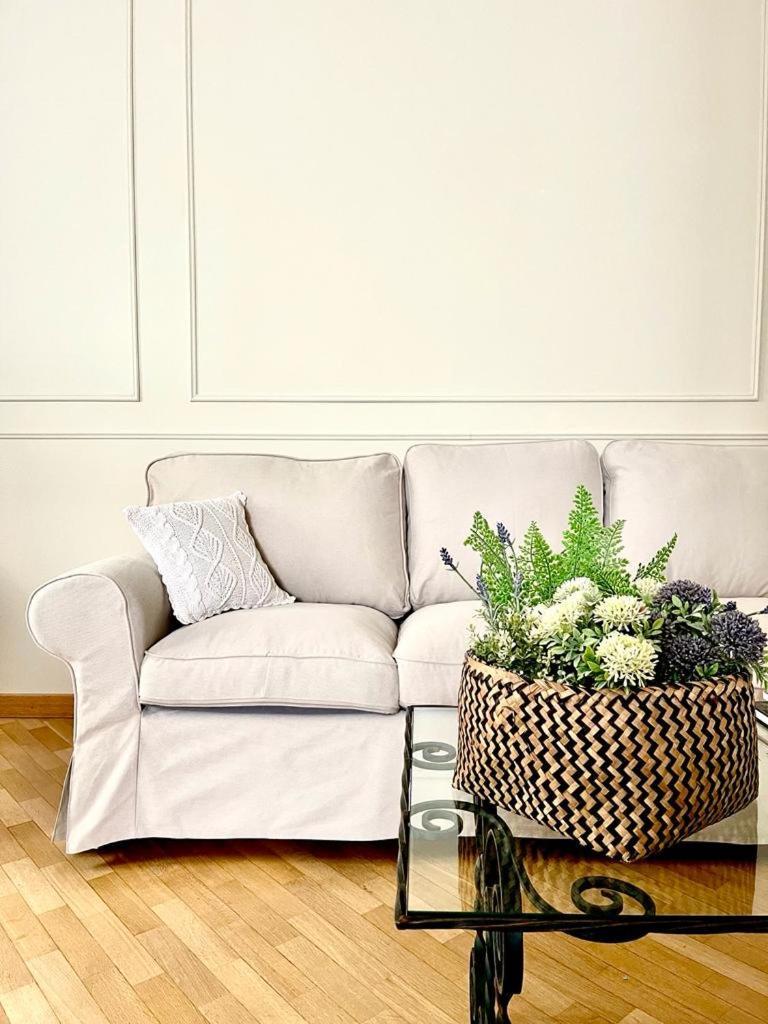 Charming Como: Downtown With Dual Bedrooms And Bathrooms Apartment Como