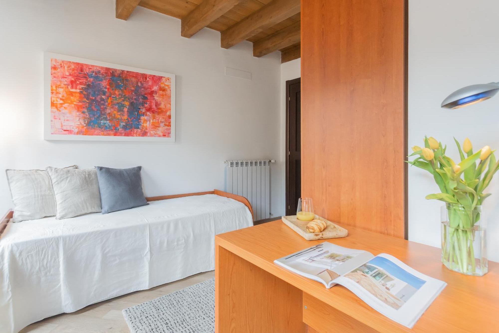 Luini 7 By Rent
