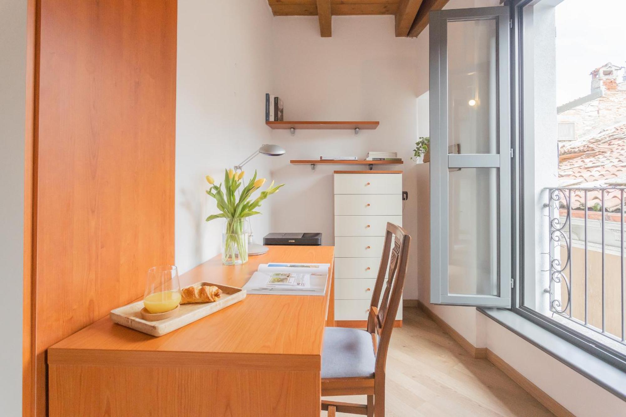 Luini 7 By Rent Apartment *