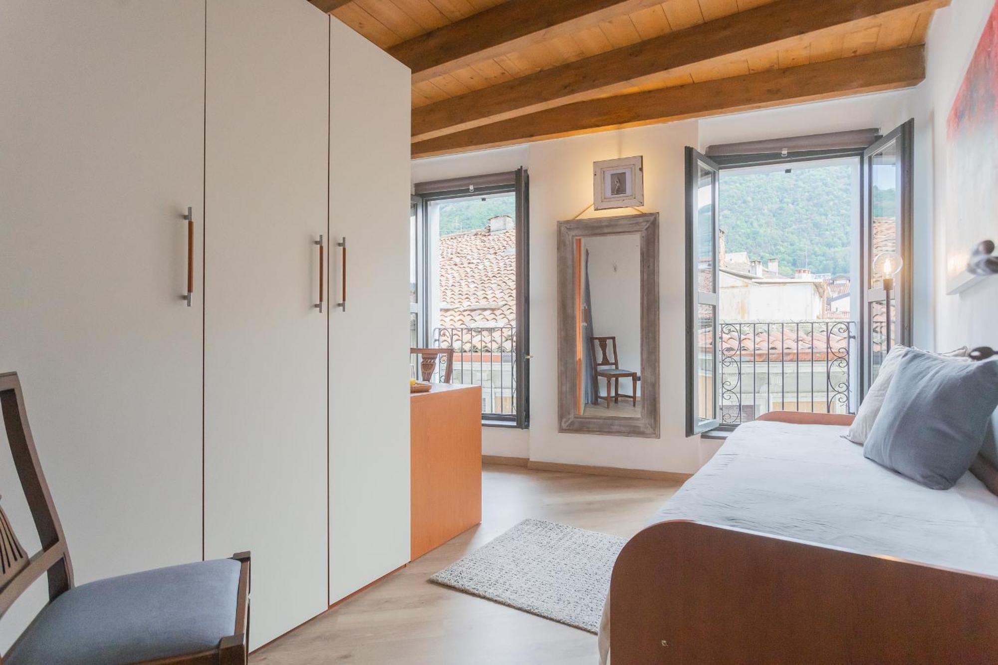 Luini 7 By Rent Apartment Como