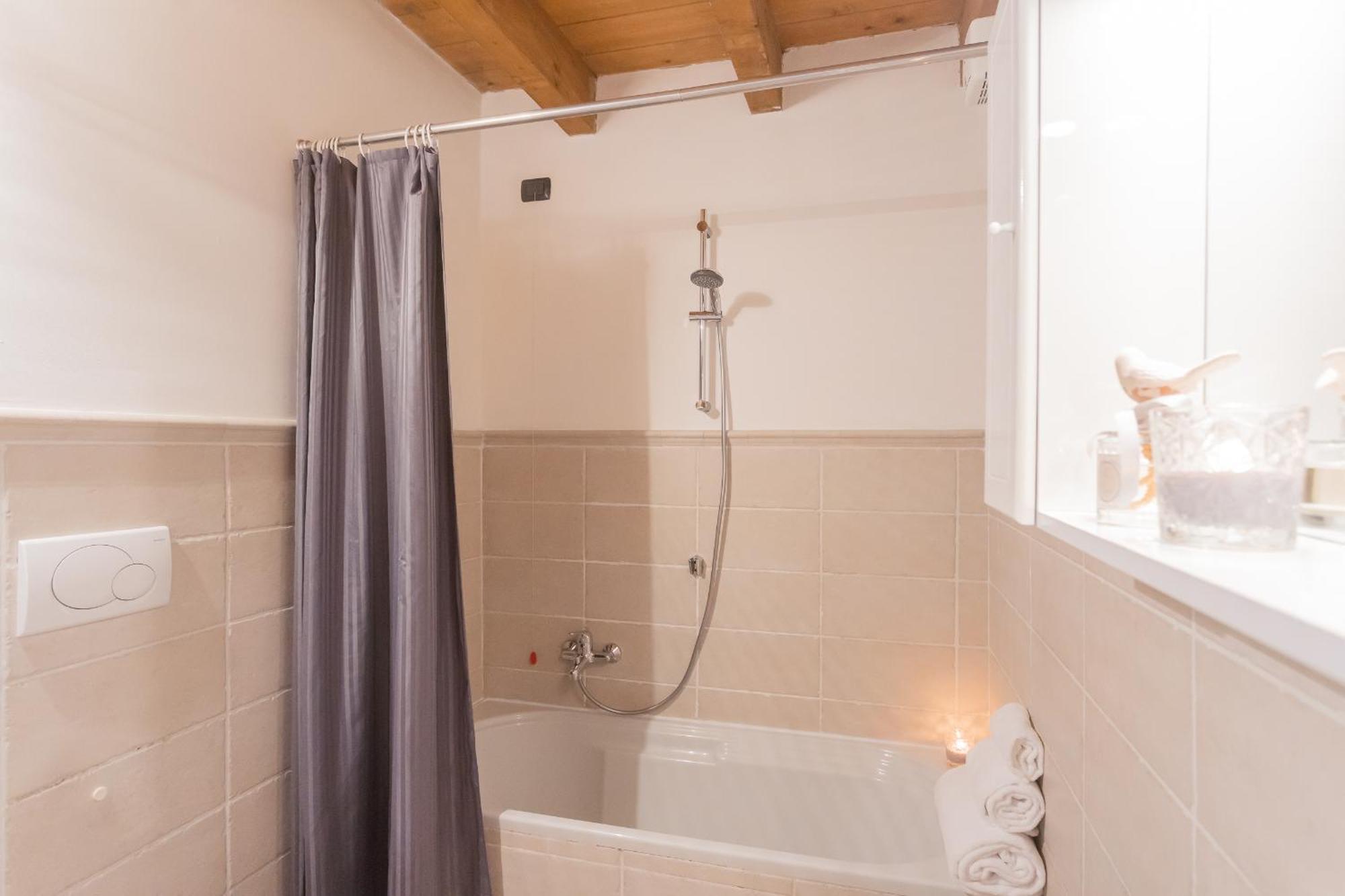 Luini 7 By Rent Apartment Como