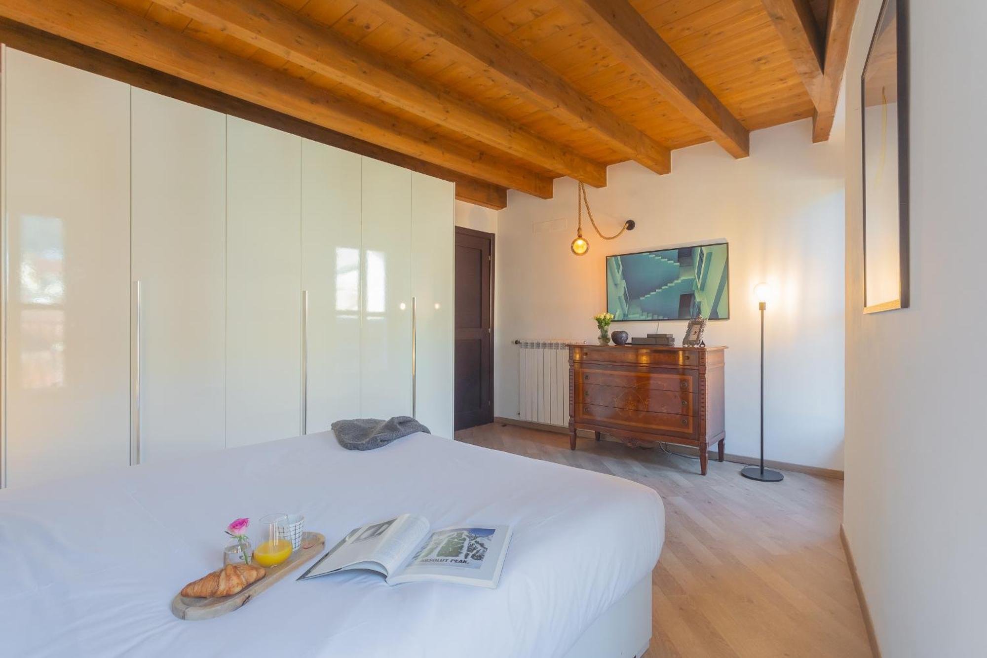 Luini 7 By Rent Apartment *