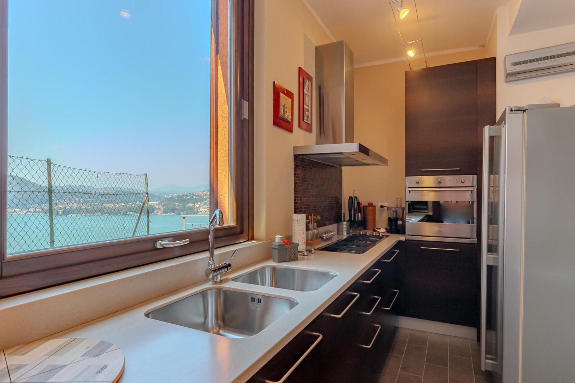Como-blevio View + Private Garage Apartment *