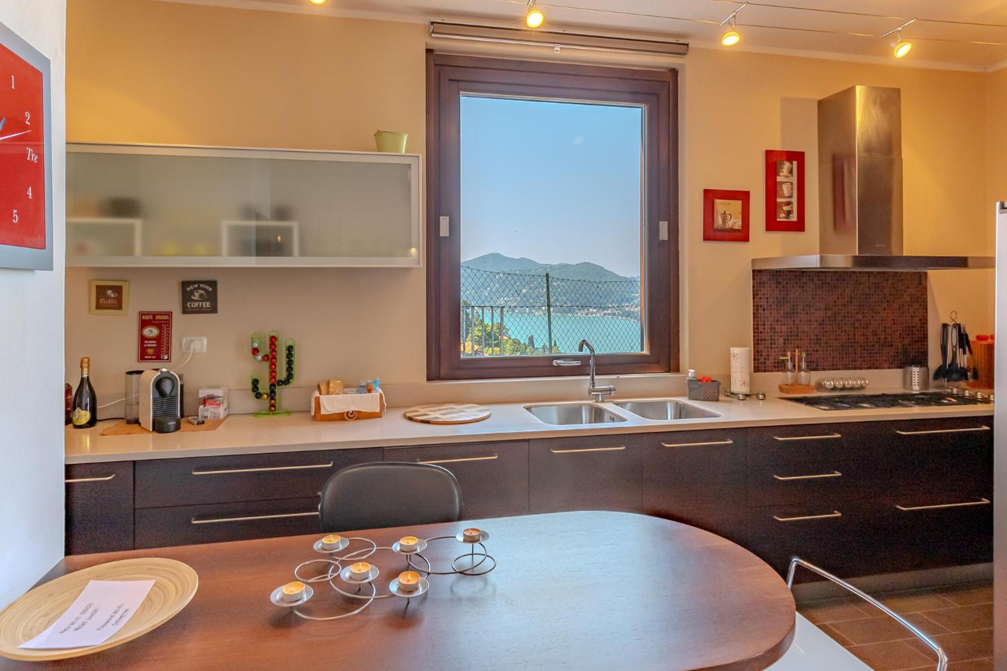 Apartment Como-blevio View + Private Garage