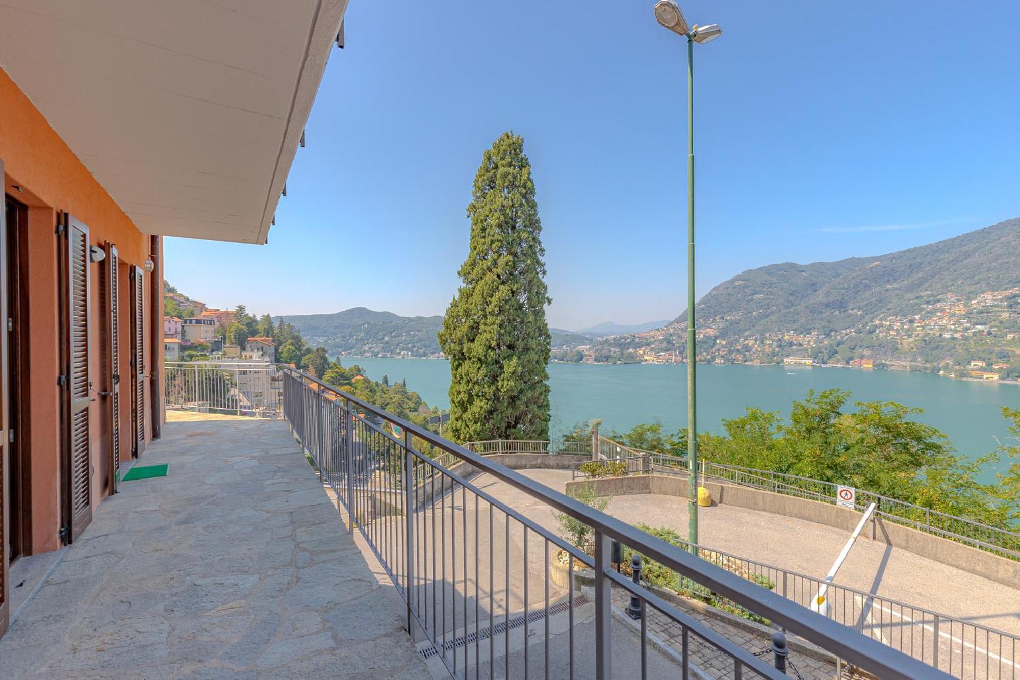Apartment Como-blevio View + Private Garage *