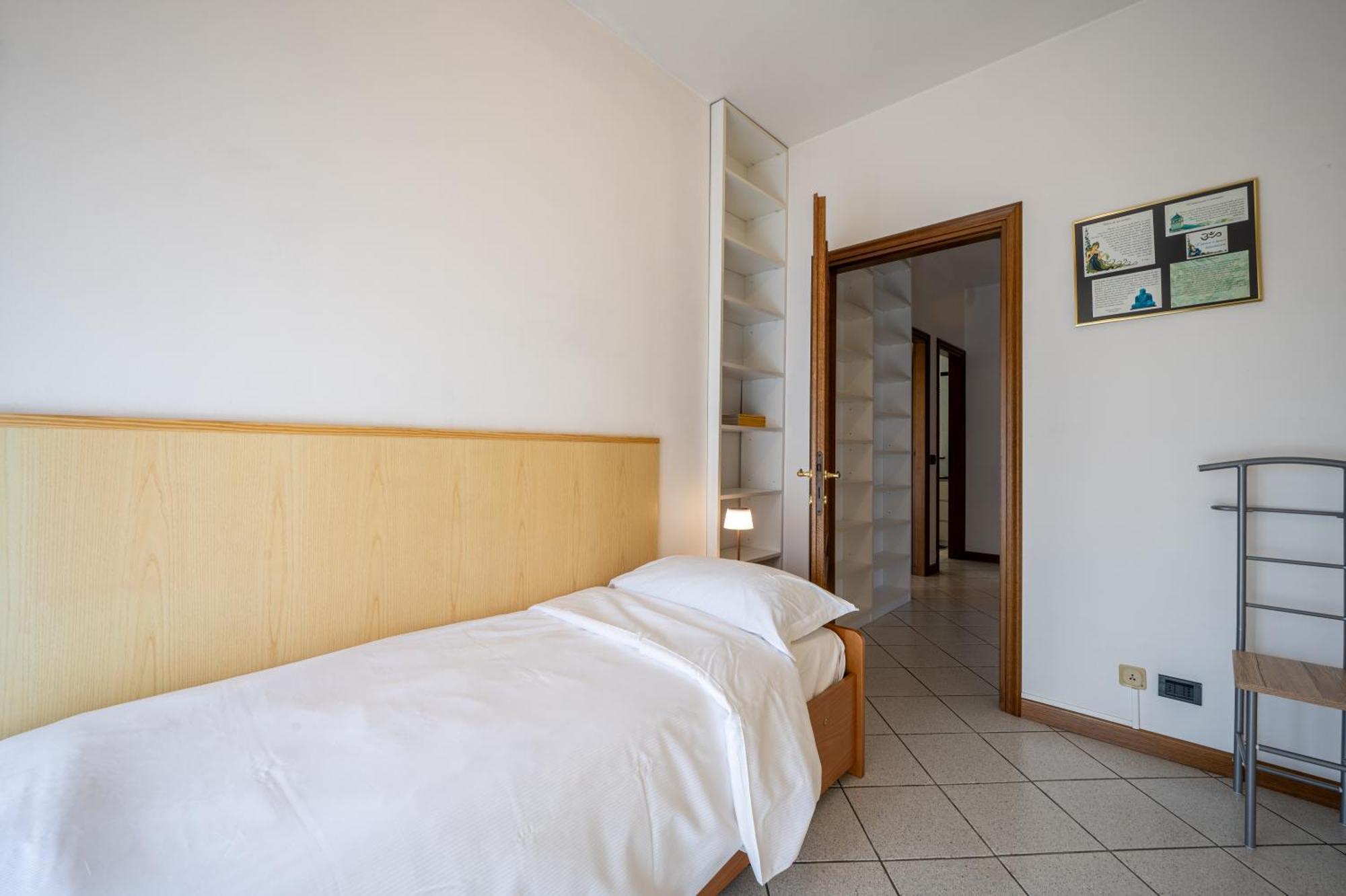 Three Bedroom - View - Larihome A57 Appartamento
