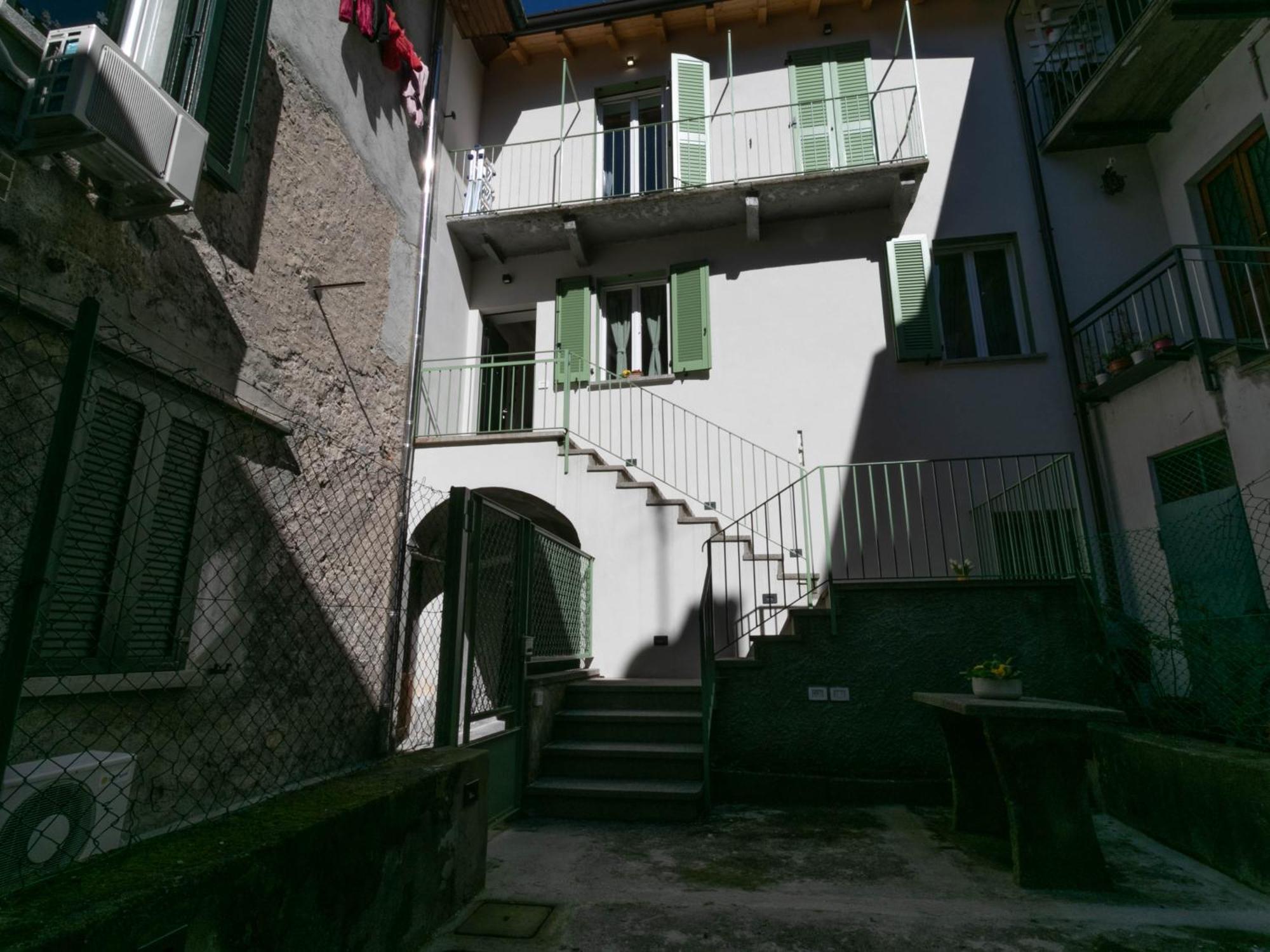 Mamma Ciccia - Modern In The Historic Centre * Mandello del Lario
