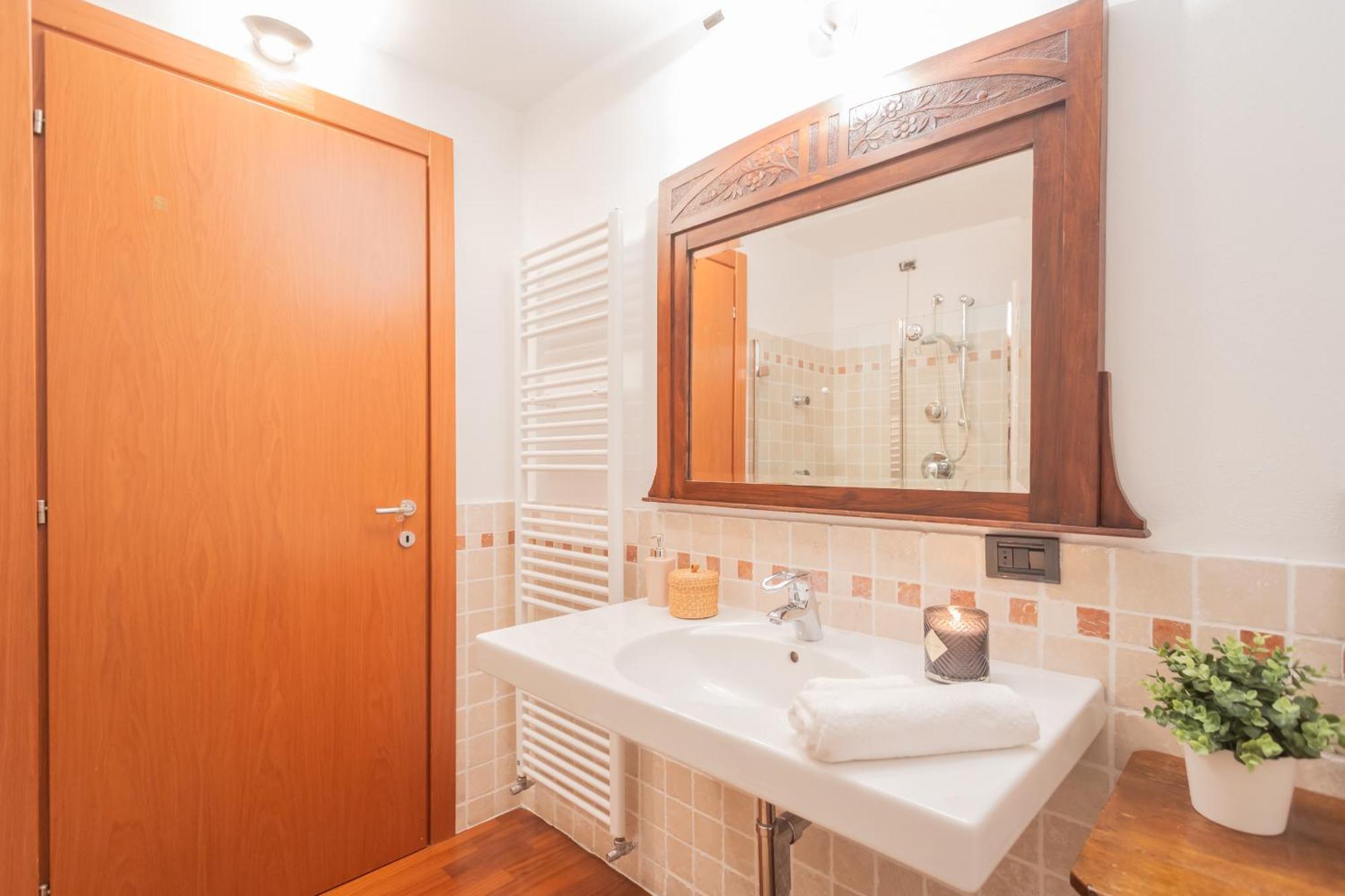 Filanda - Lakefront In By Rent Apartment