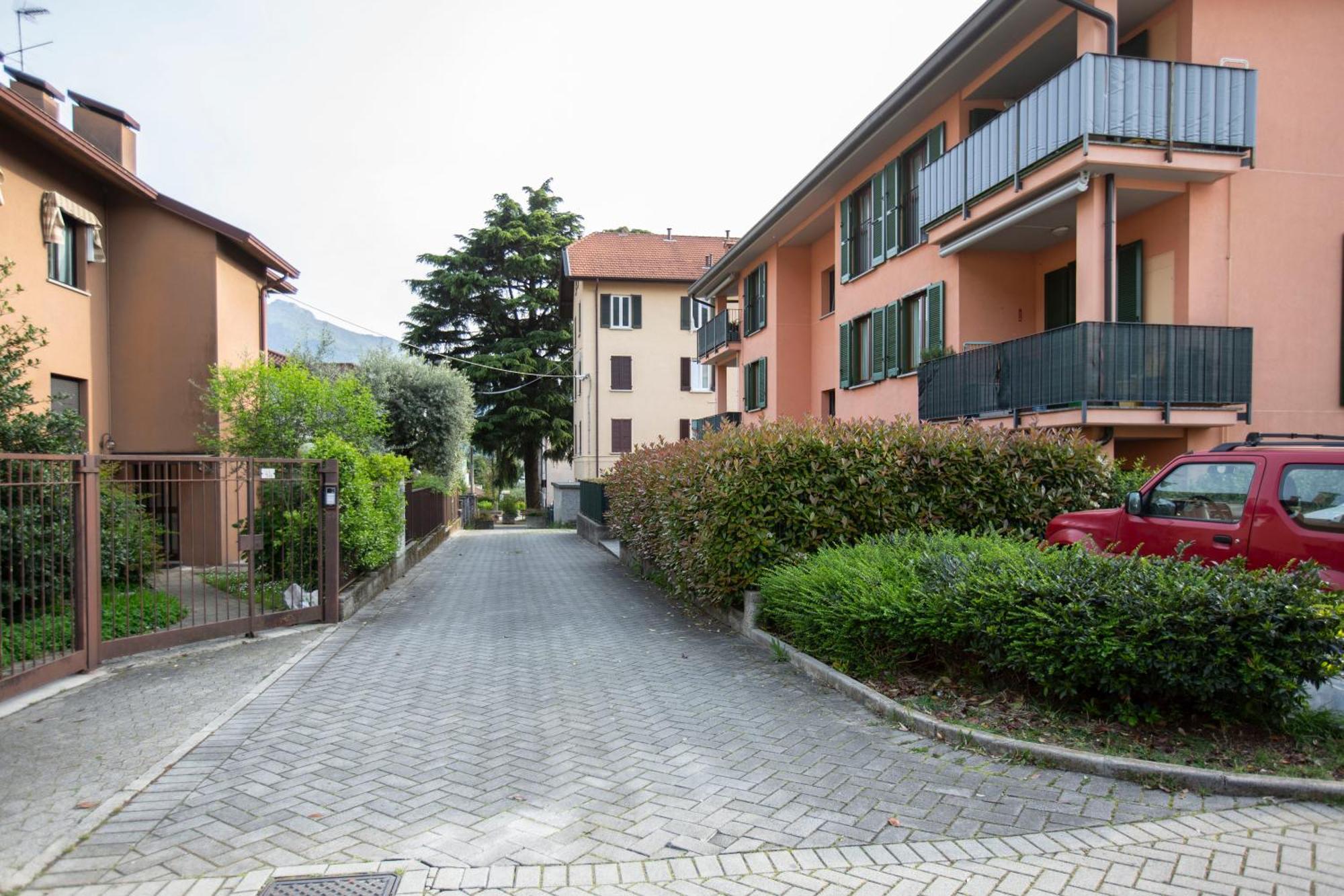 - Lakeside Bliss * Mandello del Lario