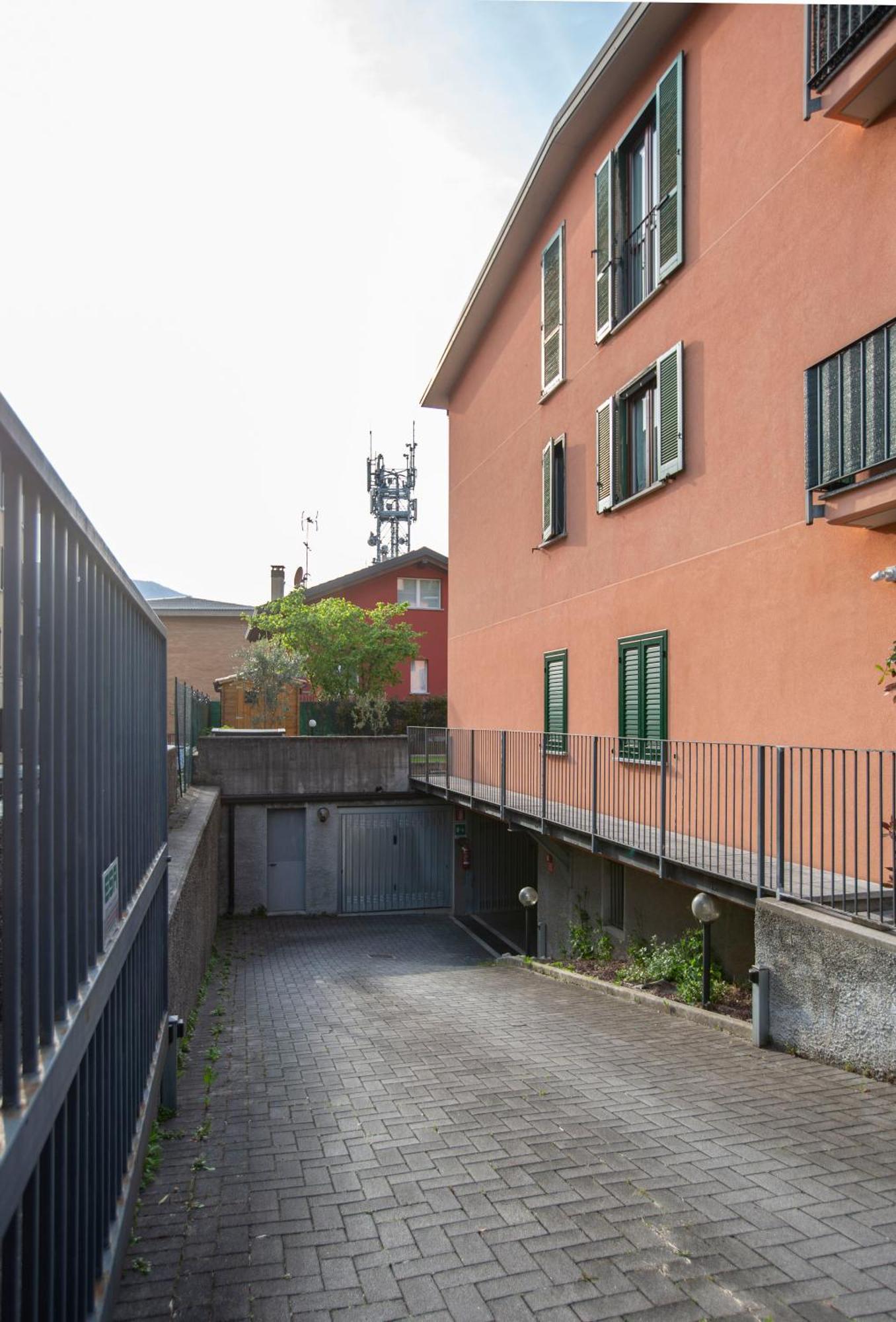 - Lakeside Bliss Apartment Mandello del Lario