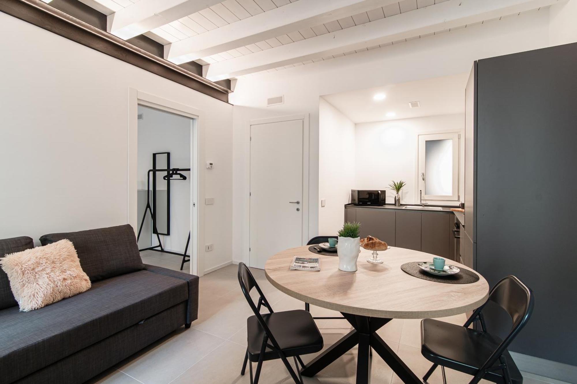Joivy 11 Apartment