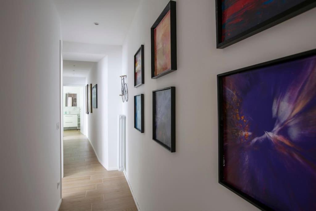 -art Gallery- Luxury Boutique In Center Of Como