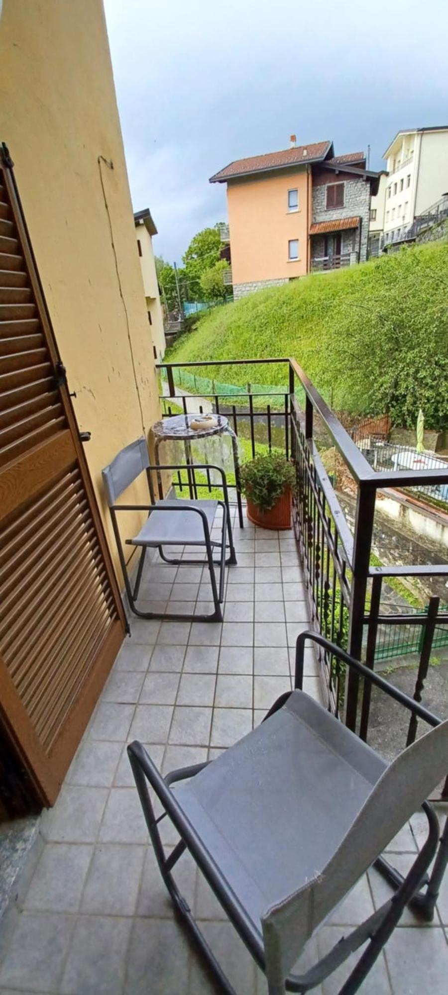 Luminoso Tra I Rami Del Lago Di Como, Apartment *