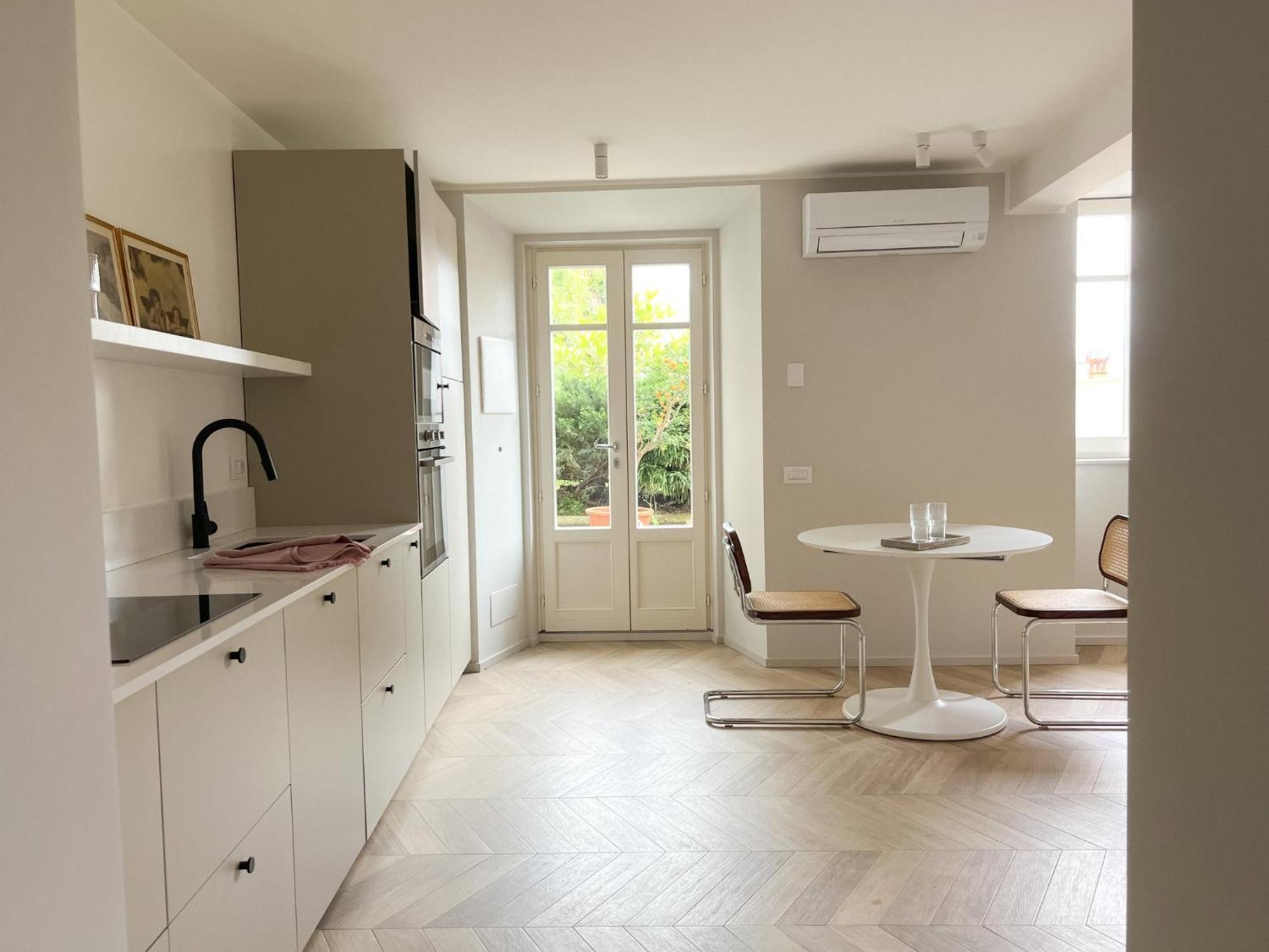Sweet Apartment *