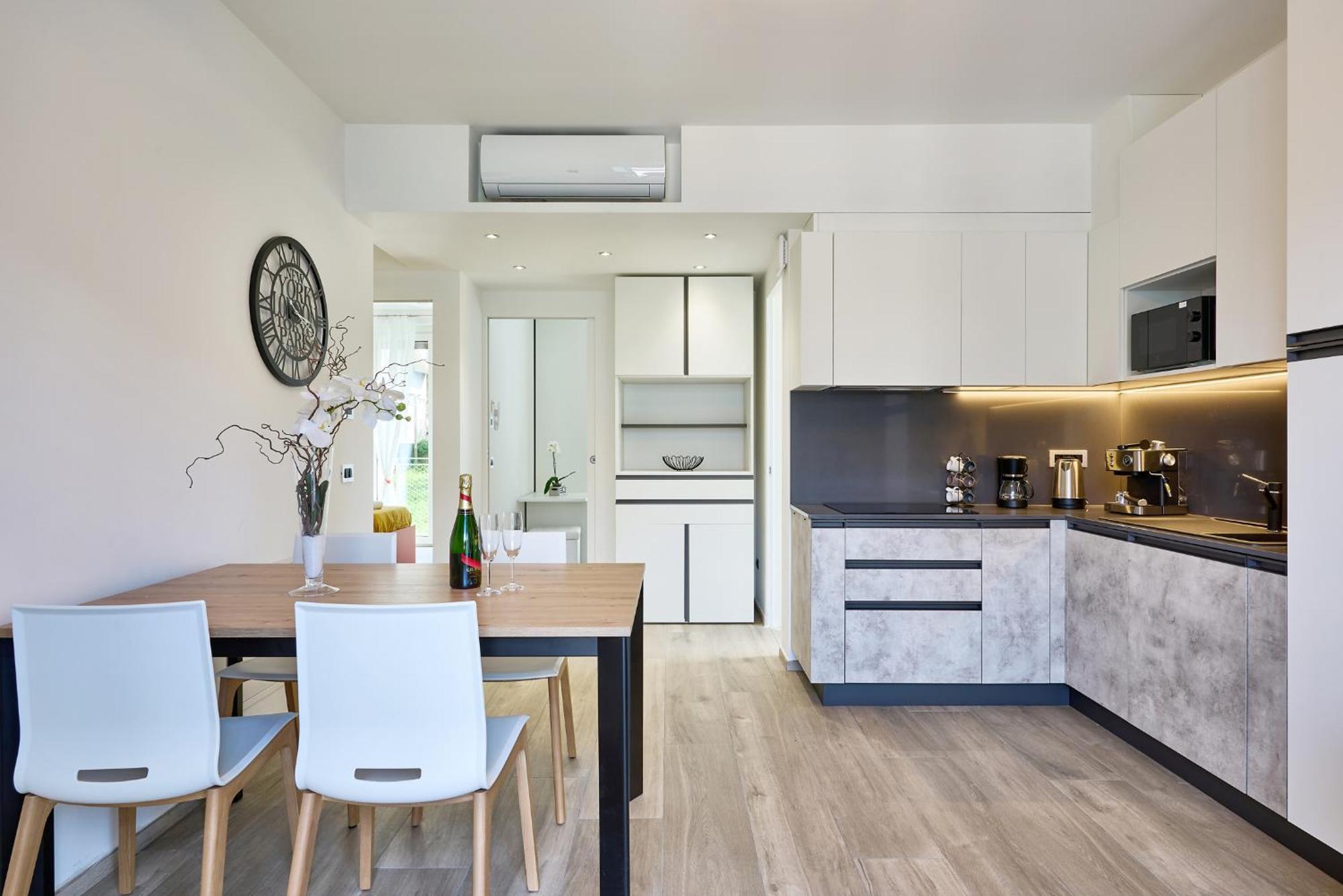 Apartment Finestra Al *