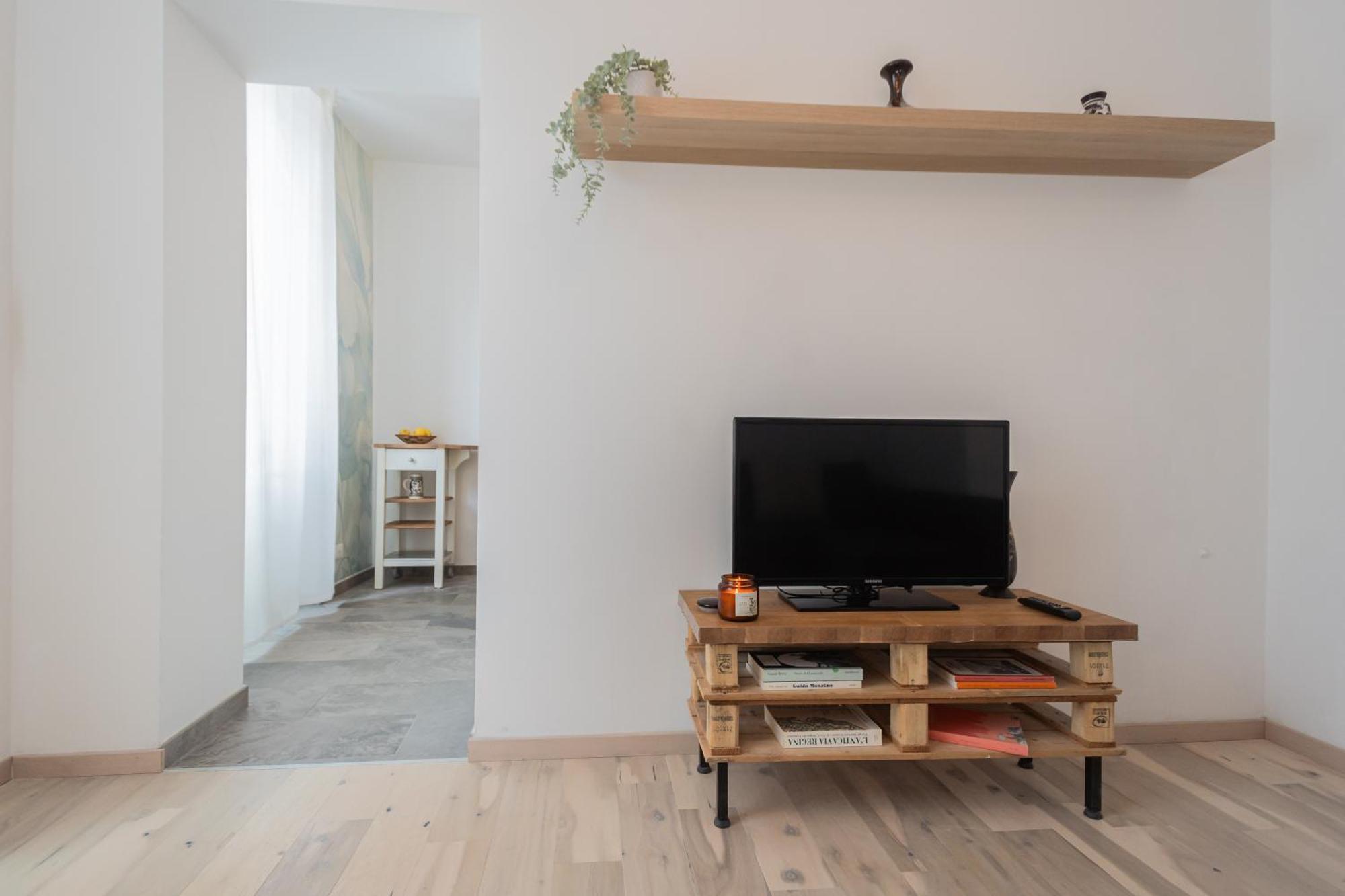 Old Court Hideaway By Rent Apartment