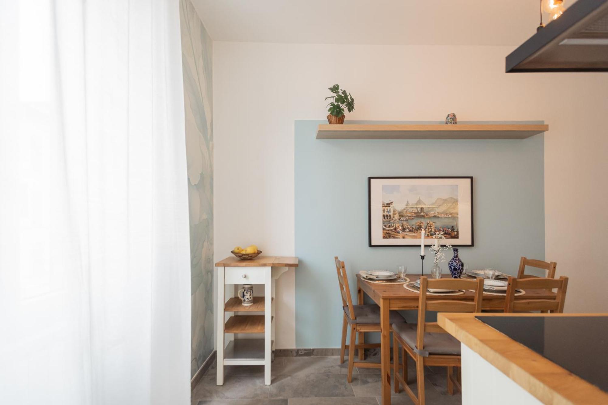 Old Court Hideaway By Rent *