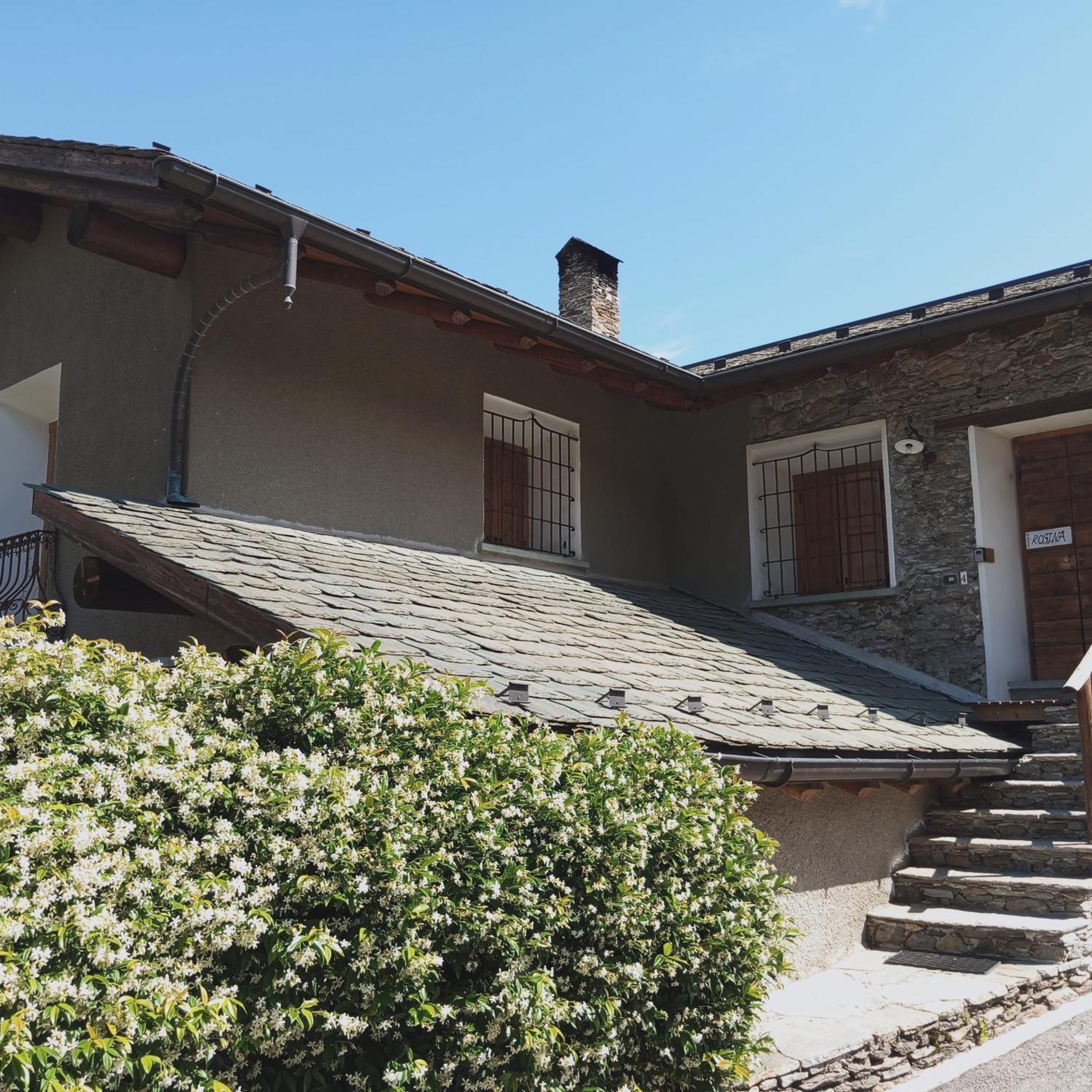 Rosina House E Guest house Colico