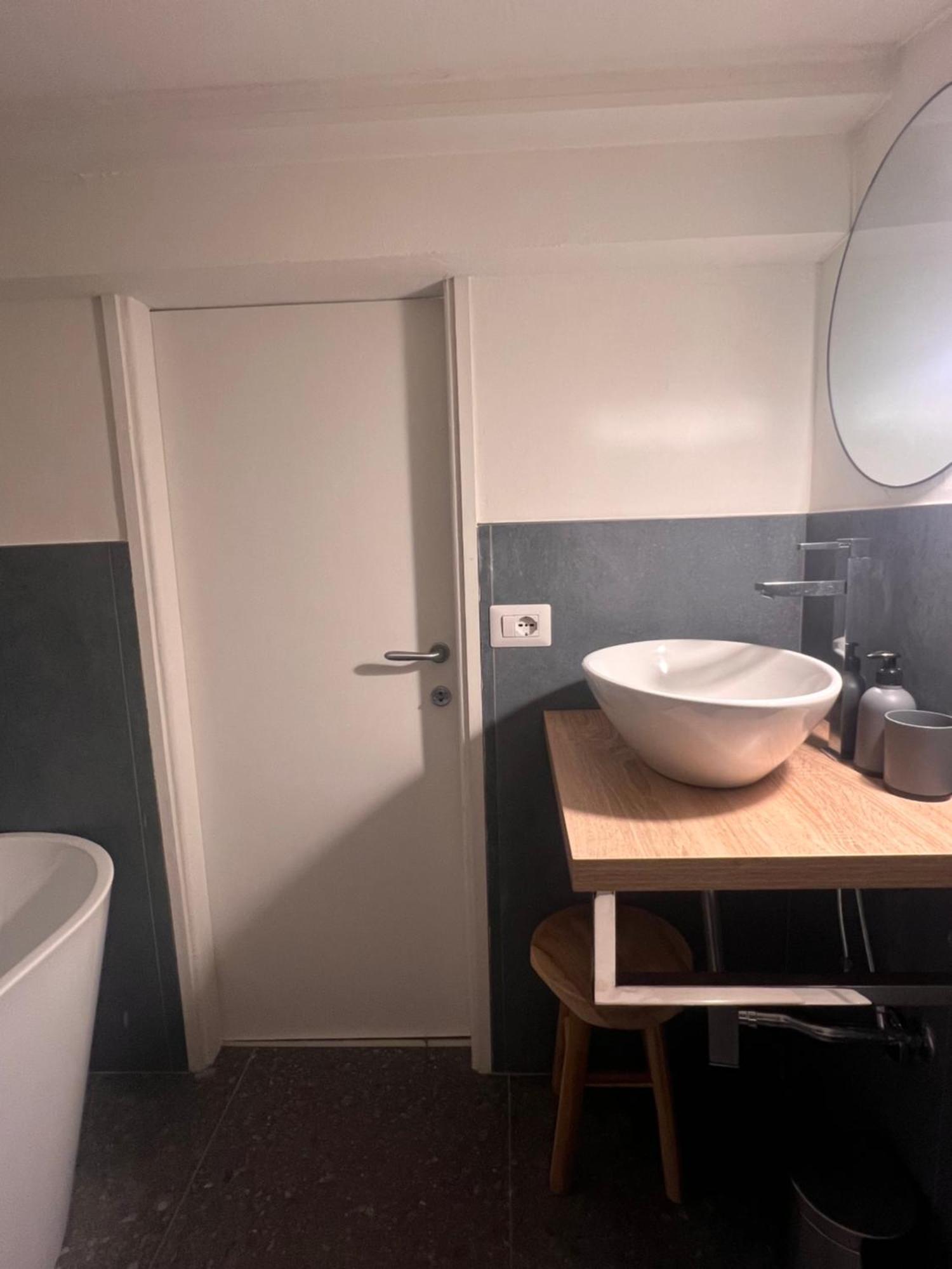 Lake It Easy - Little Attic Mandello del Lario