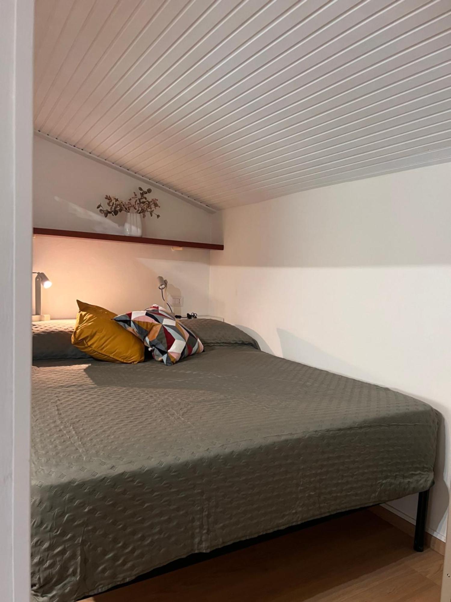 Lake It Easy - Little Attic Apartment Mandello del Lario