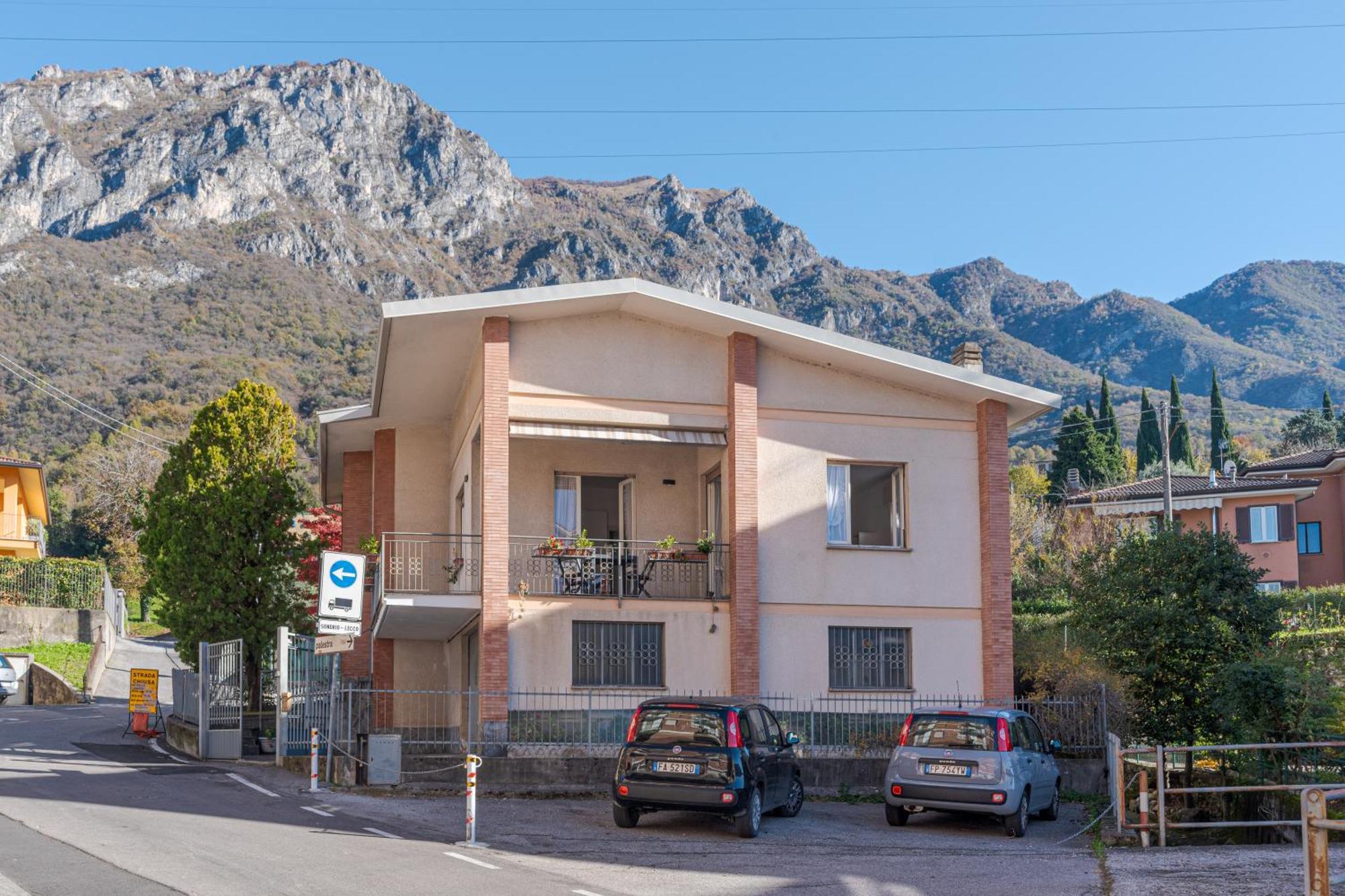 Cosy With 2 Balconies In Lierna
