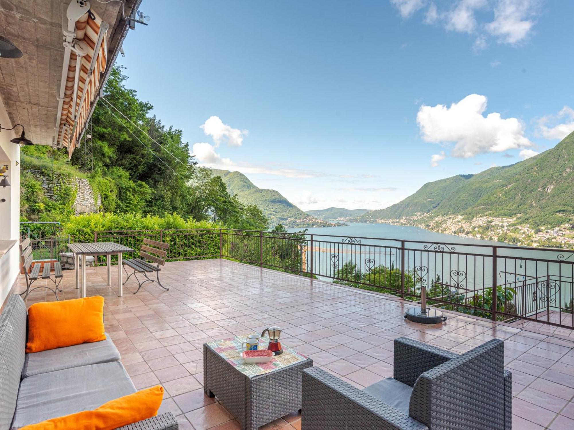 Lovely View With Terrace Apartment *