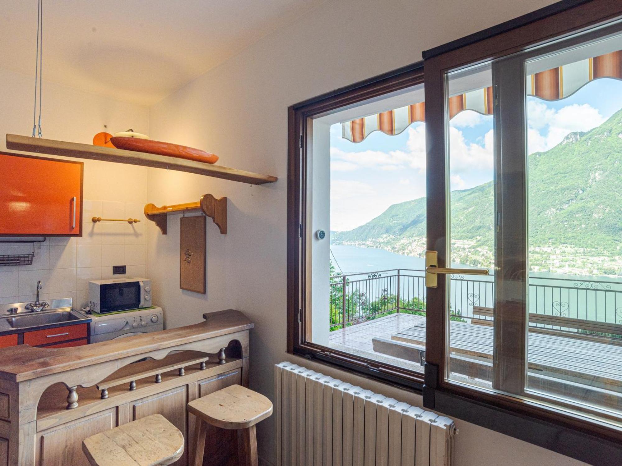 Lovely View With Terrace Apartment *