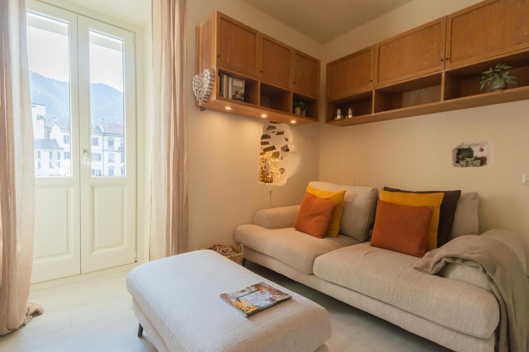Linda By Rent Como
