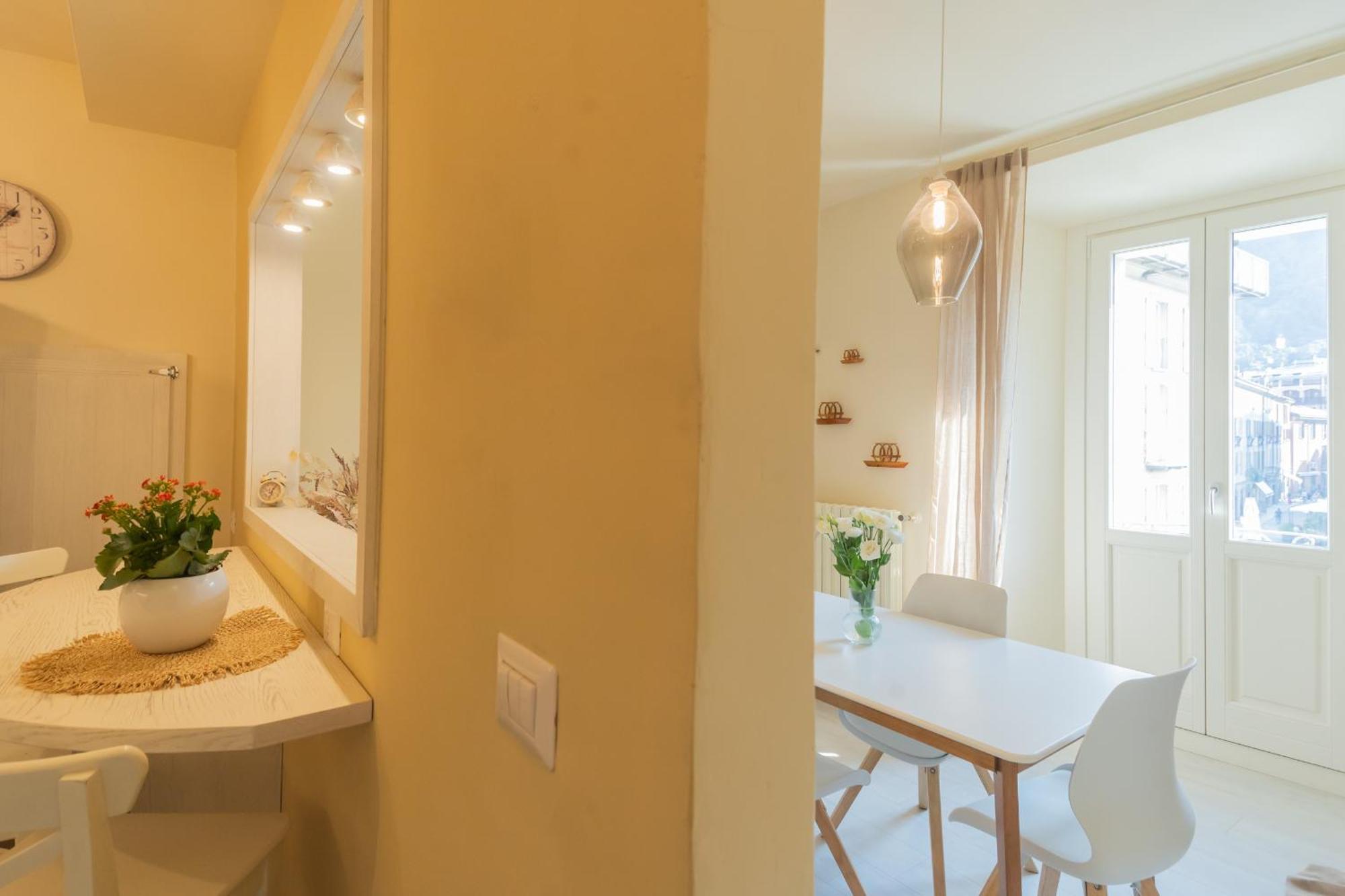 Linda By Rent Apartment Como