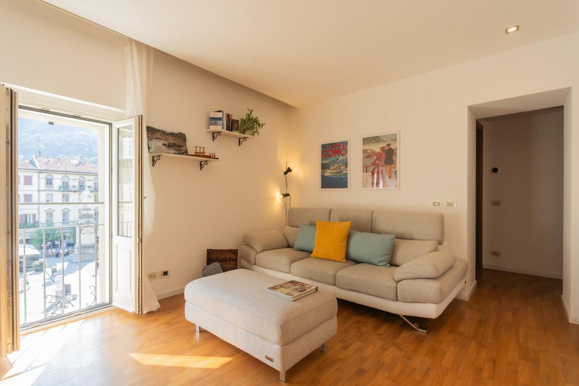 Linda By Rent Como