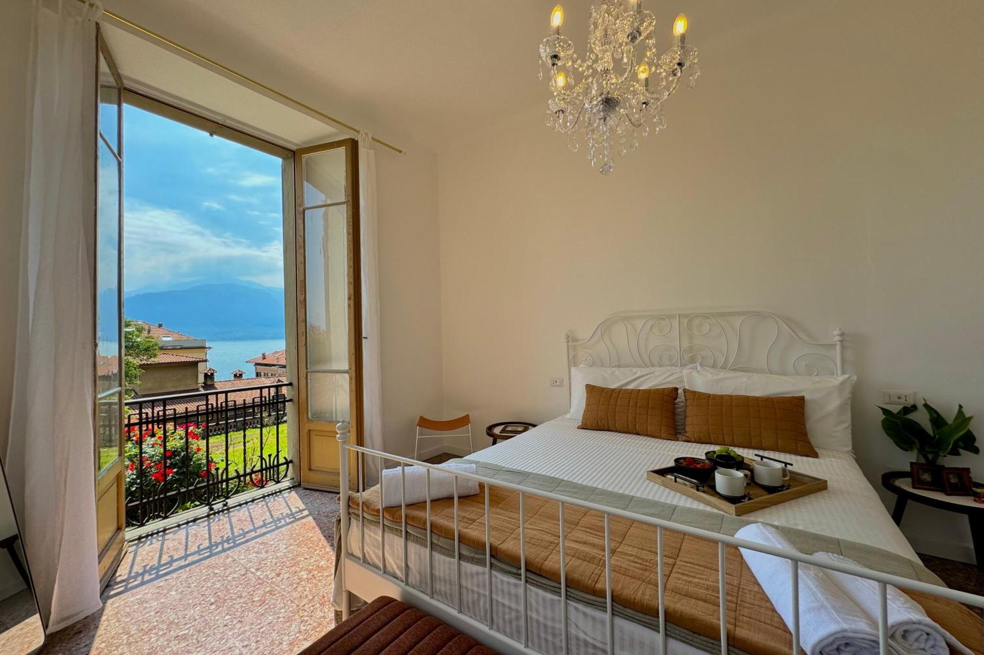Apartment Giardino Floreale Di - Happy Menaggio
