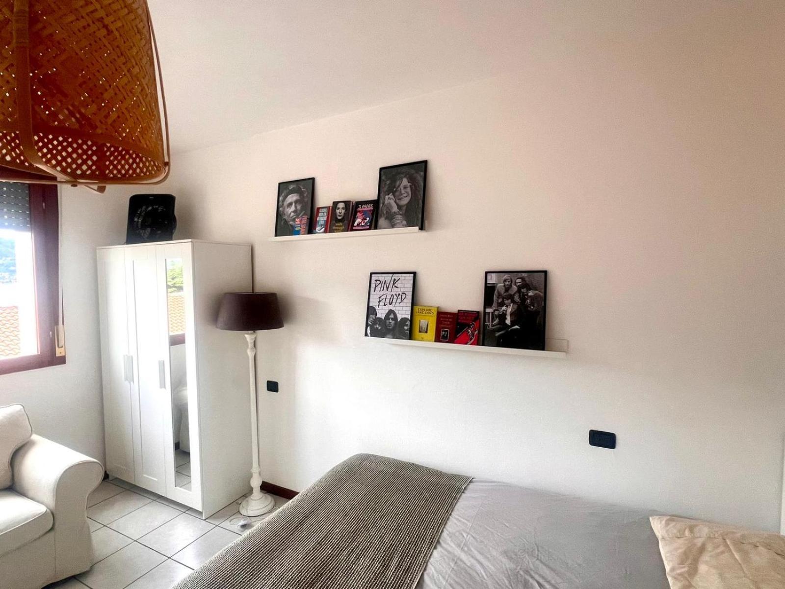 Apartment Como Lake With Two People Lake View And Near Beach Acquaseria