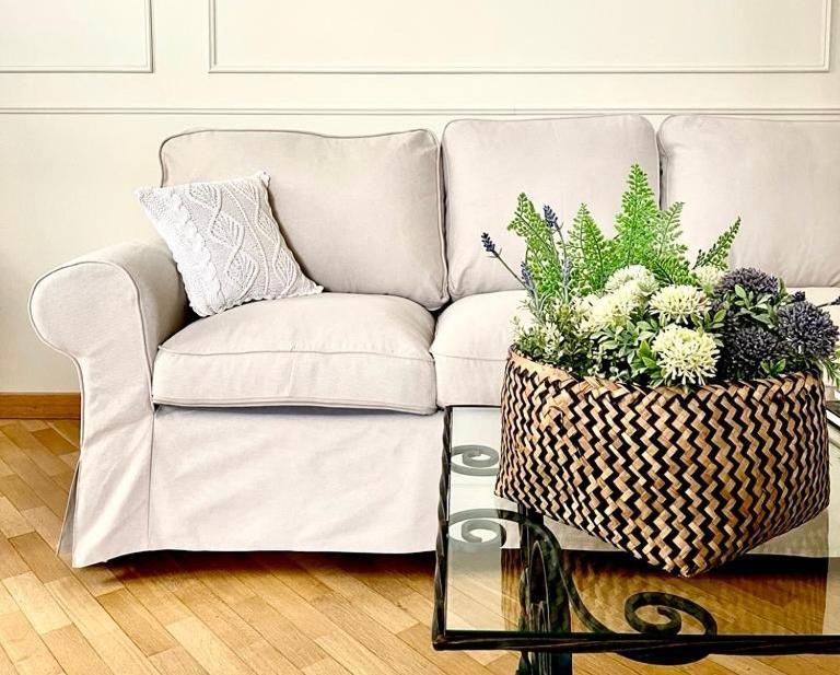 Charming Como: Downtown With Dual Bedrooms And Bathrooms