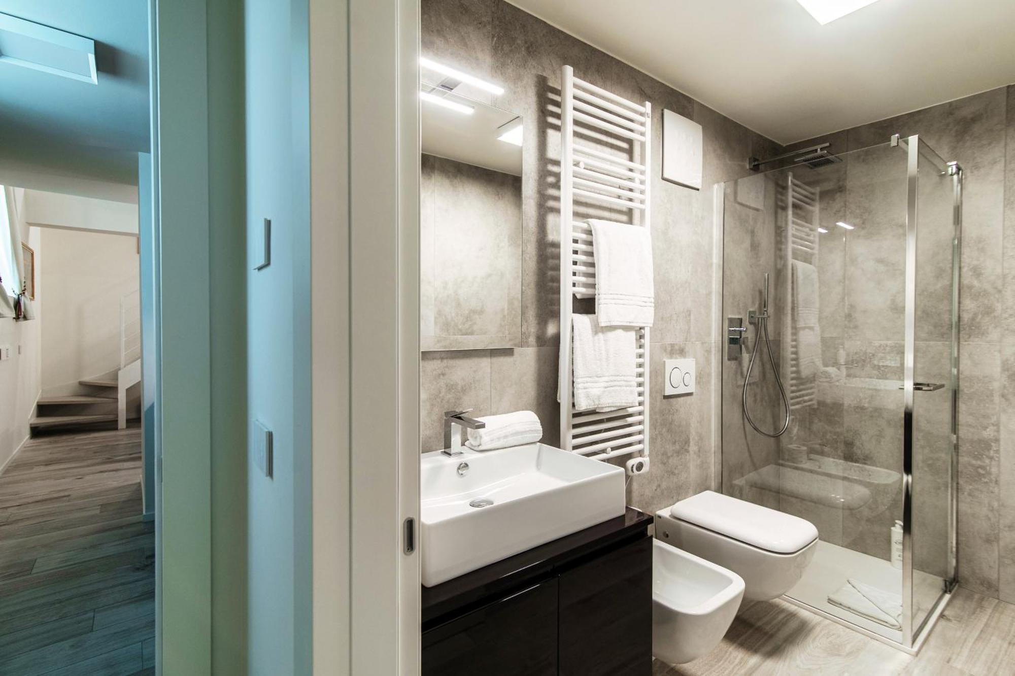 Diaz 8 - By Myhomeincomo Apartment Como