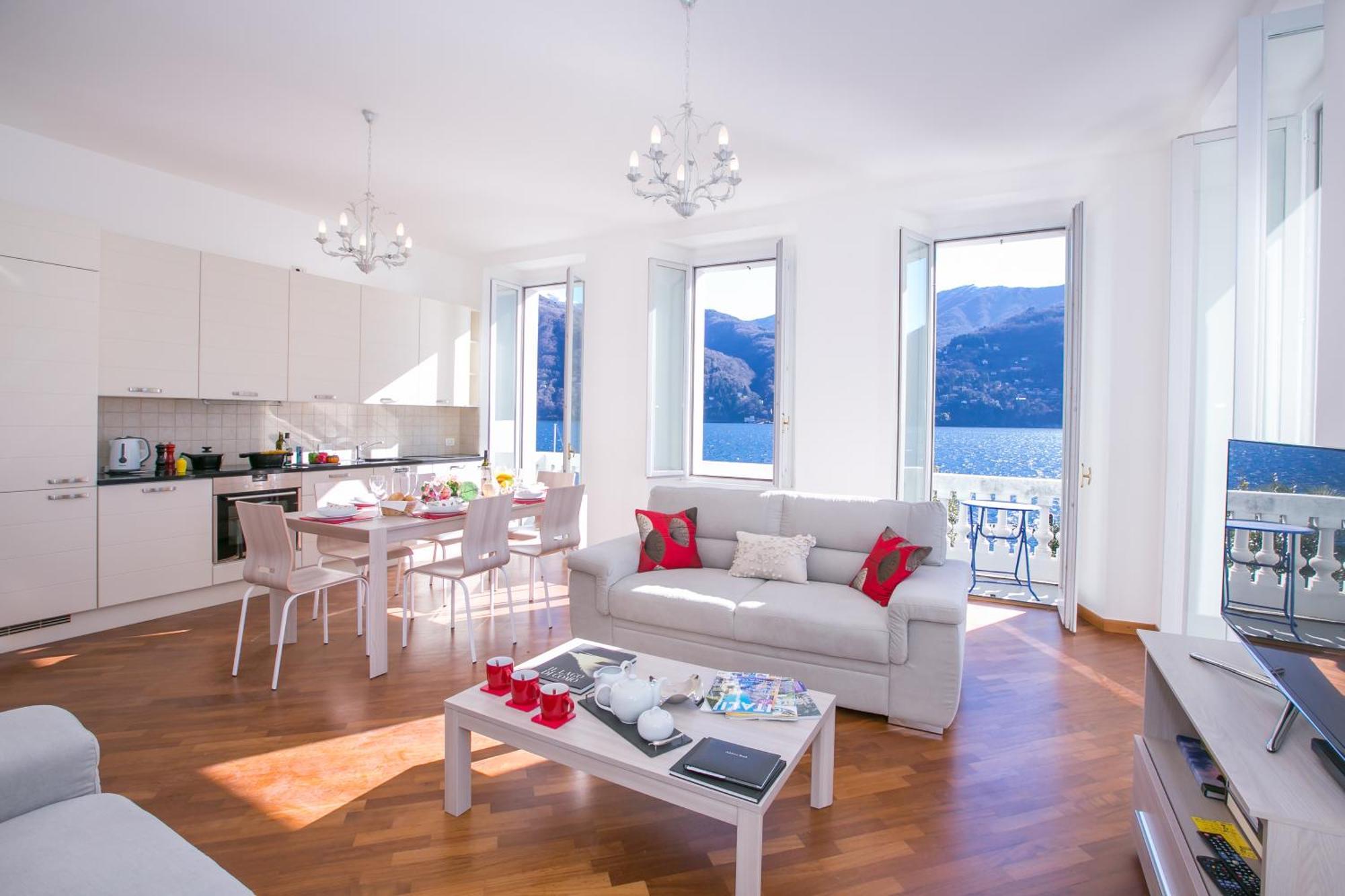 Larius Balcone Apartment *