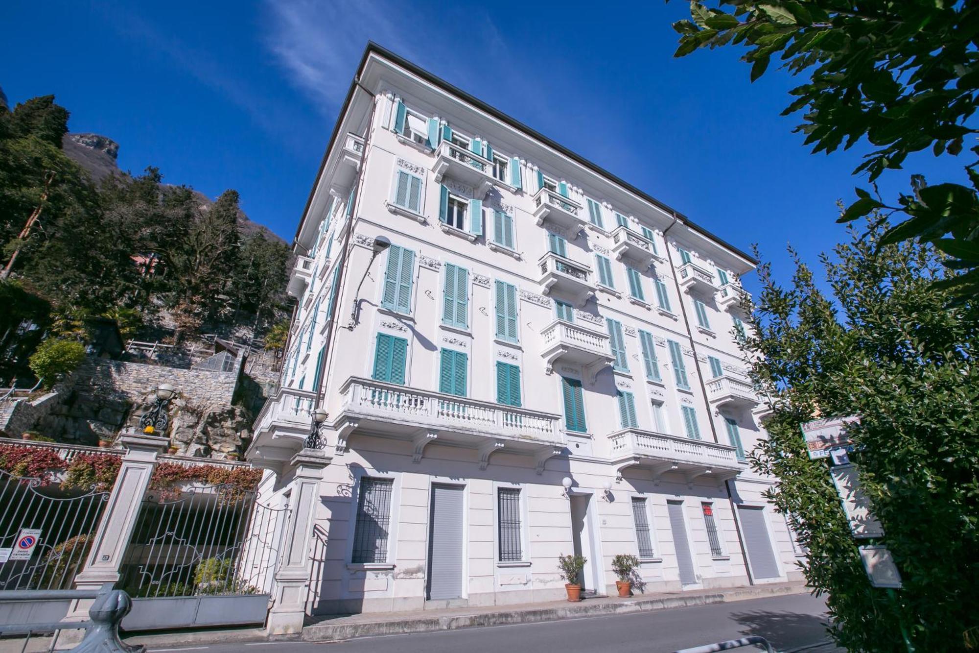 Larius Balcone Carate Urio