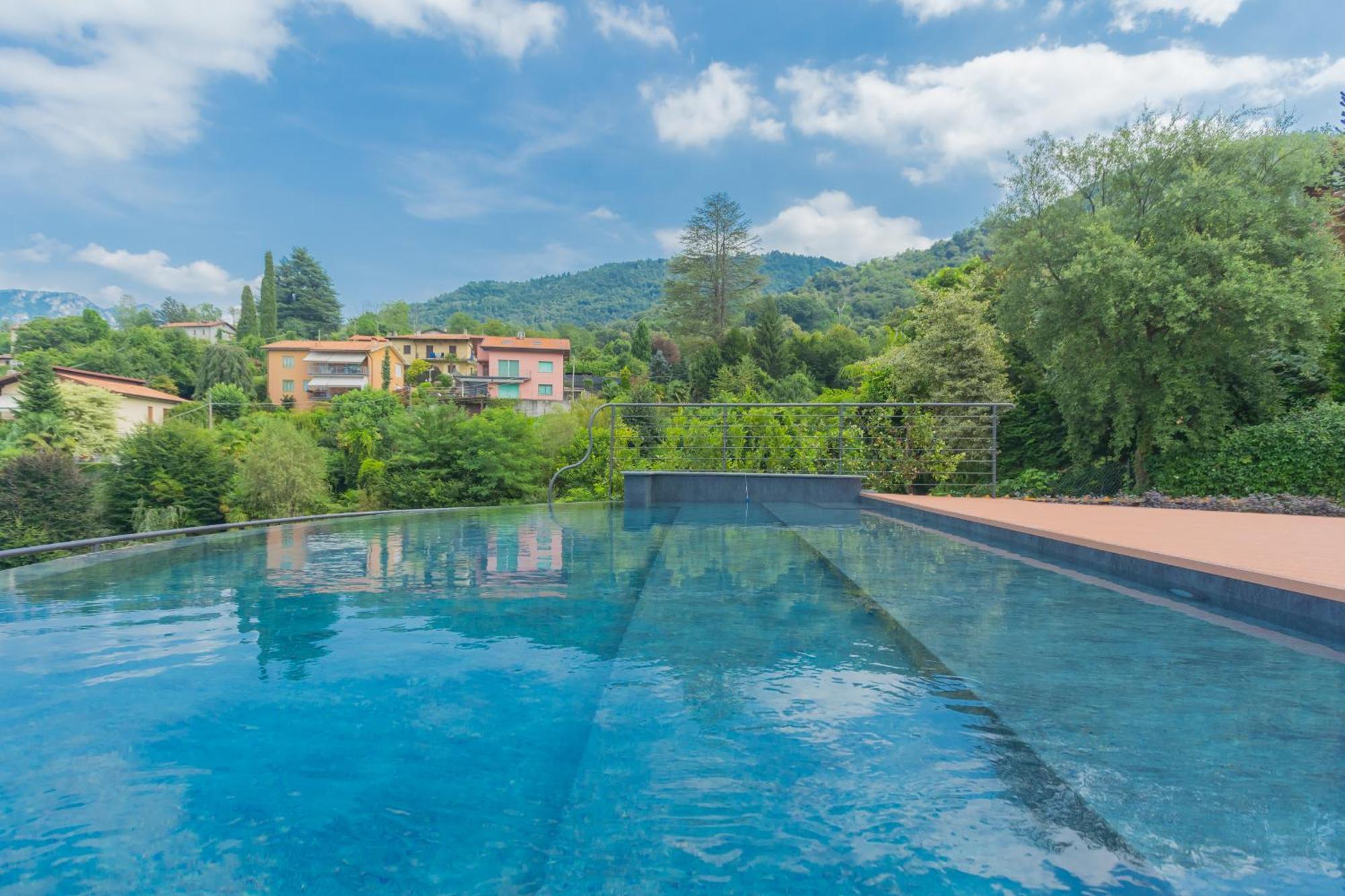 Cosima In With Private Pool By Rent Villa Bellagio
