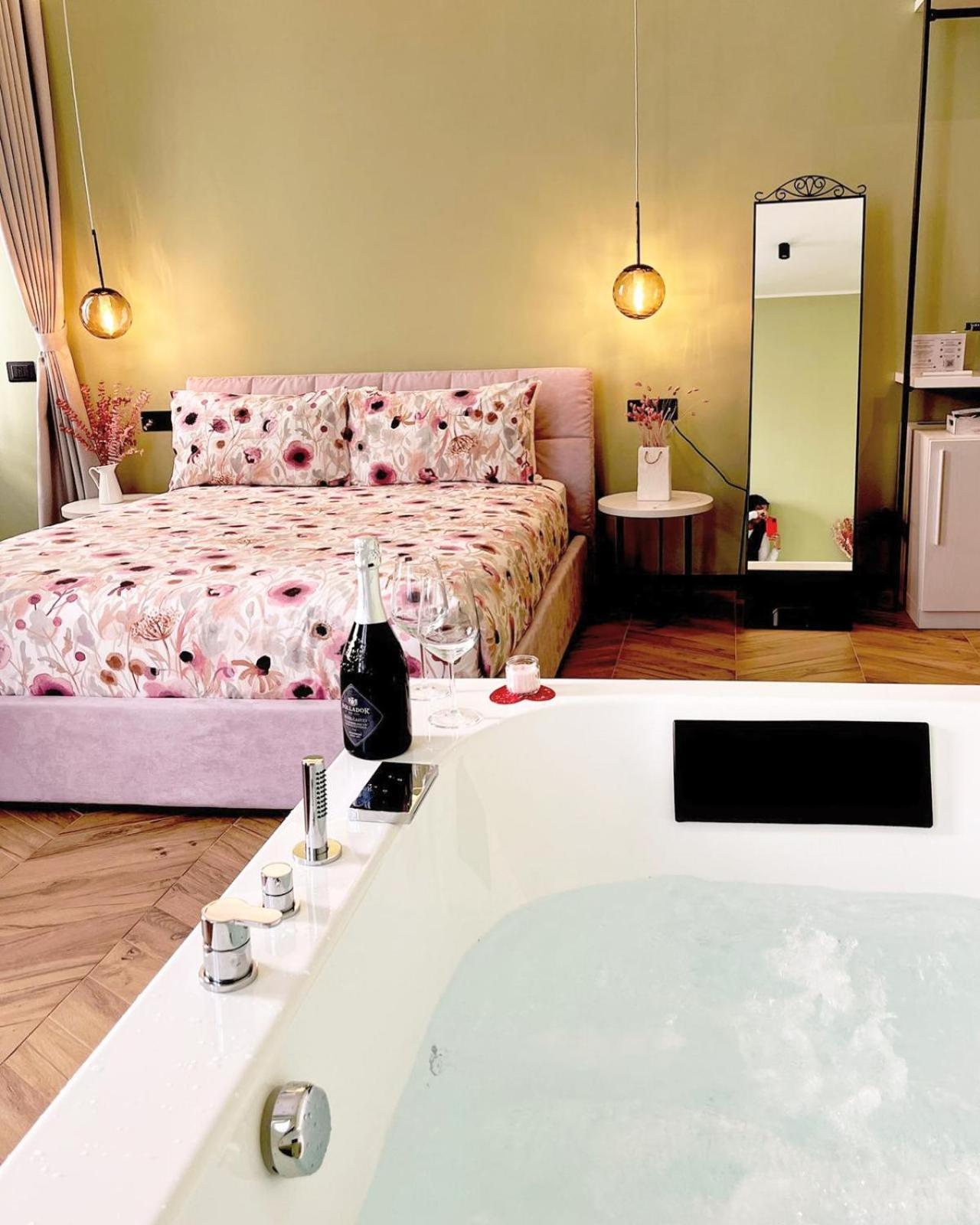 Marylin's Suite&spa Con Parcheggio Privato * Como