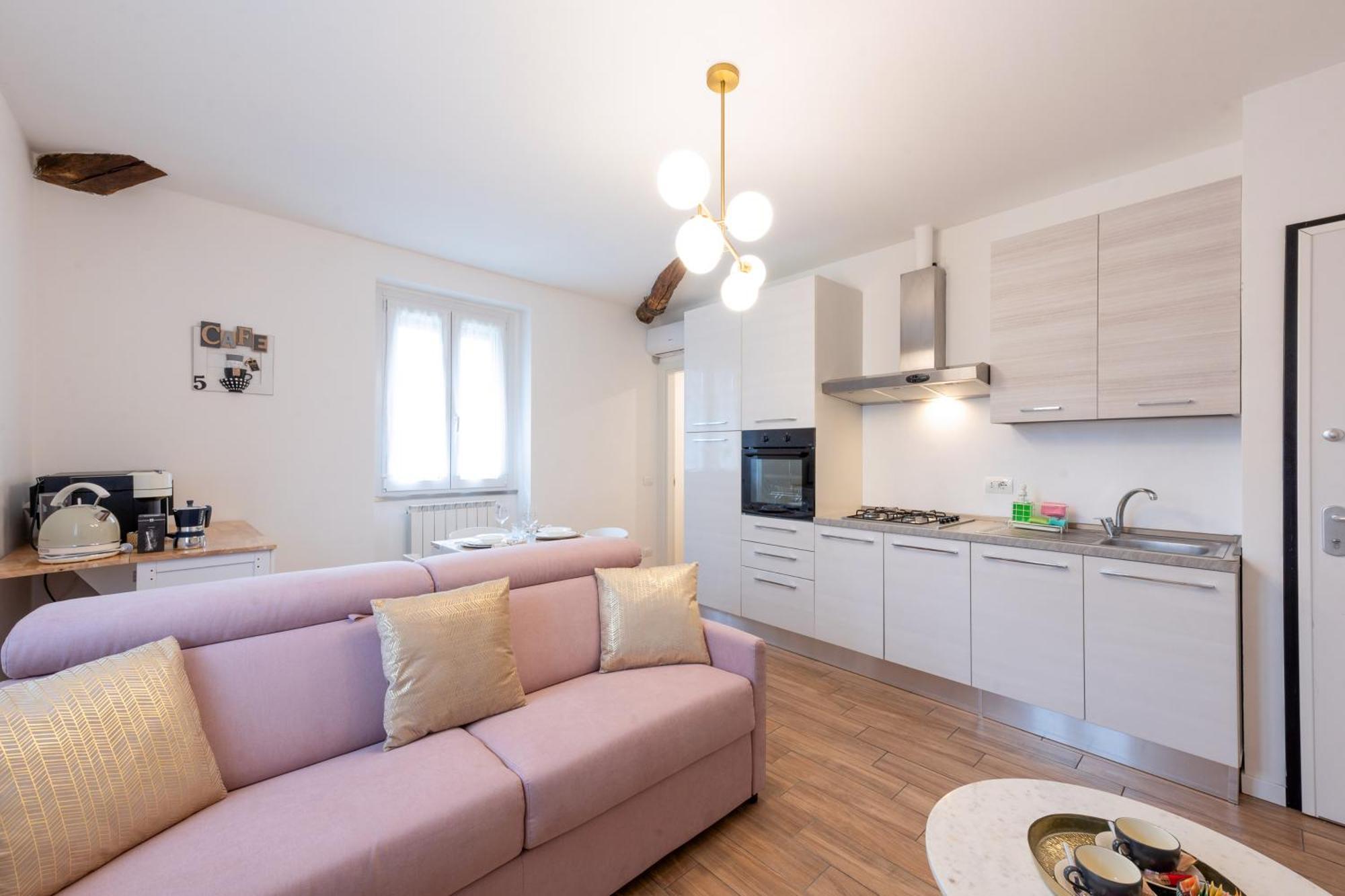 Lora Flowers Suite, Free Parking,self Check In, 5 * Como