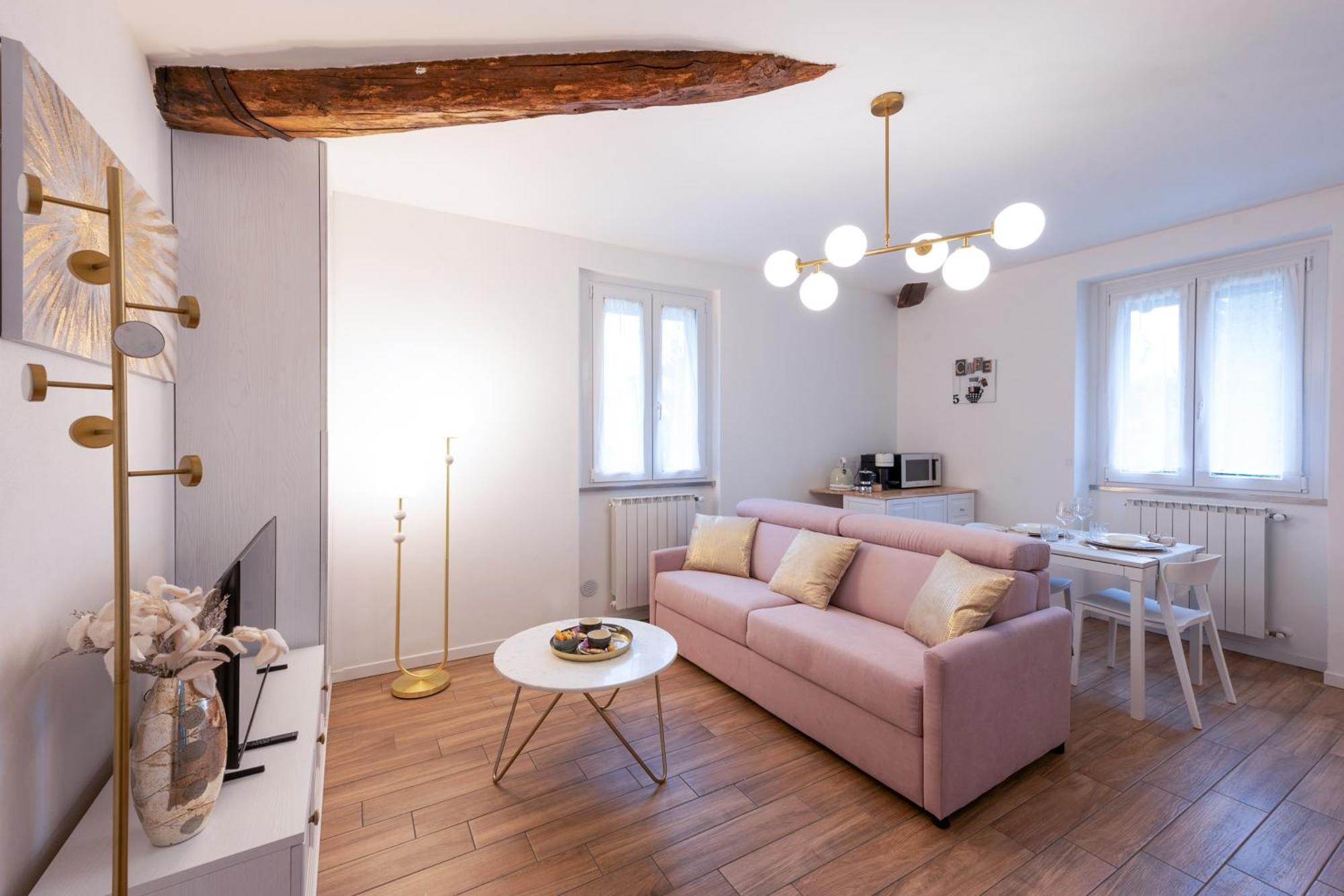 Lora Flowers Suite, Free Parking,self Check In, 5 * Como