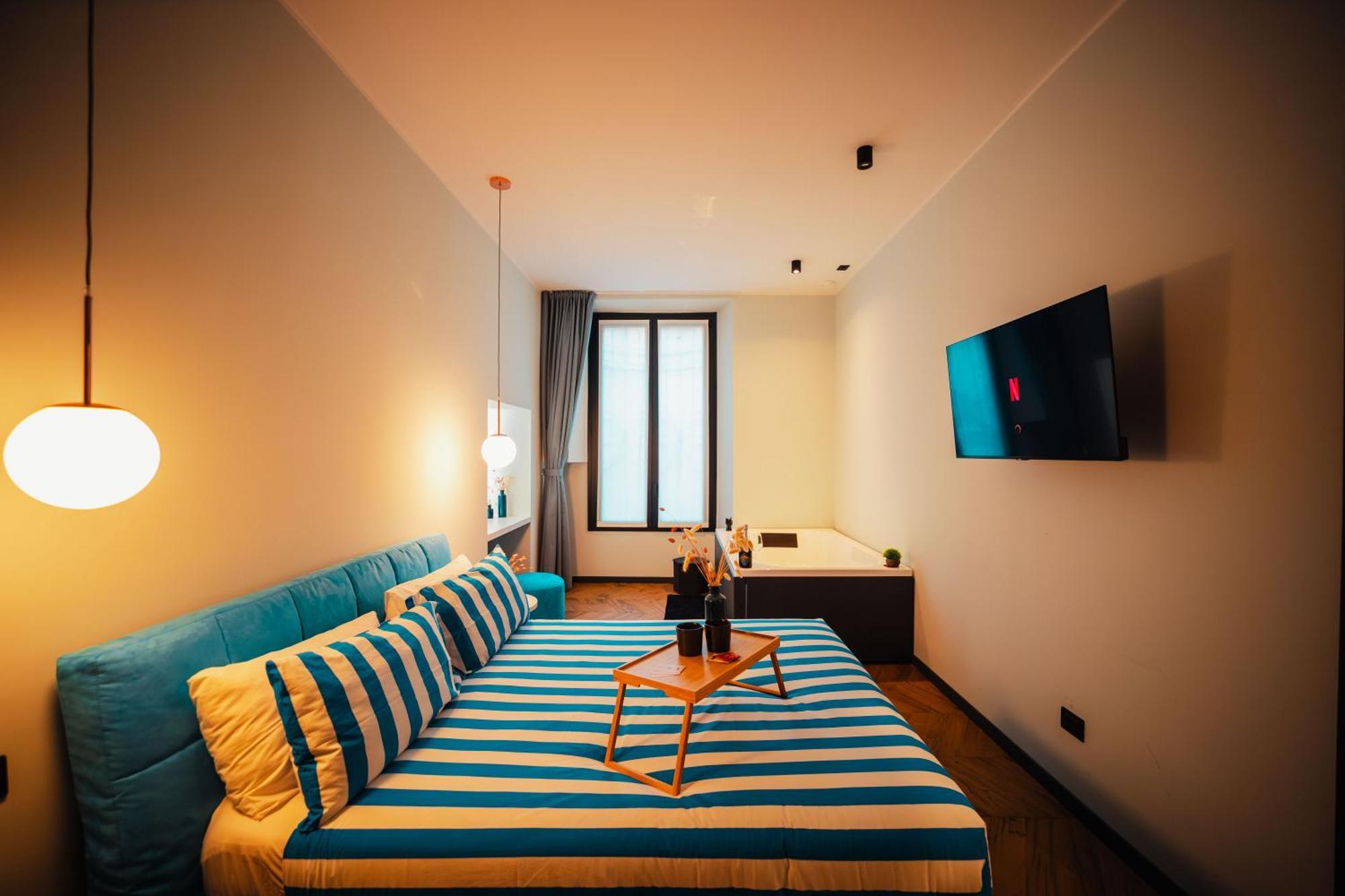 Penelope's Suite&spa Con Parcheggio Privato Como