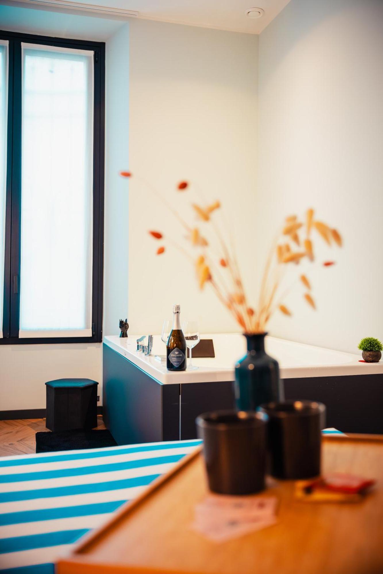Penelope's Suite&spa Con Parcheggio Privato * Como