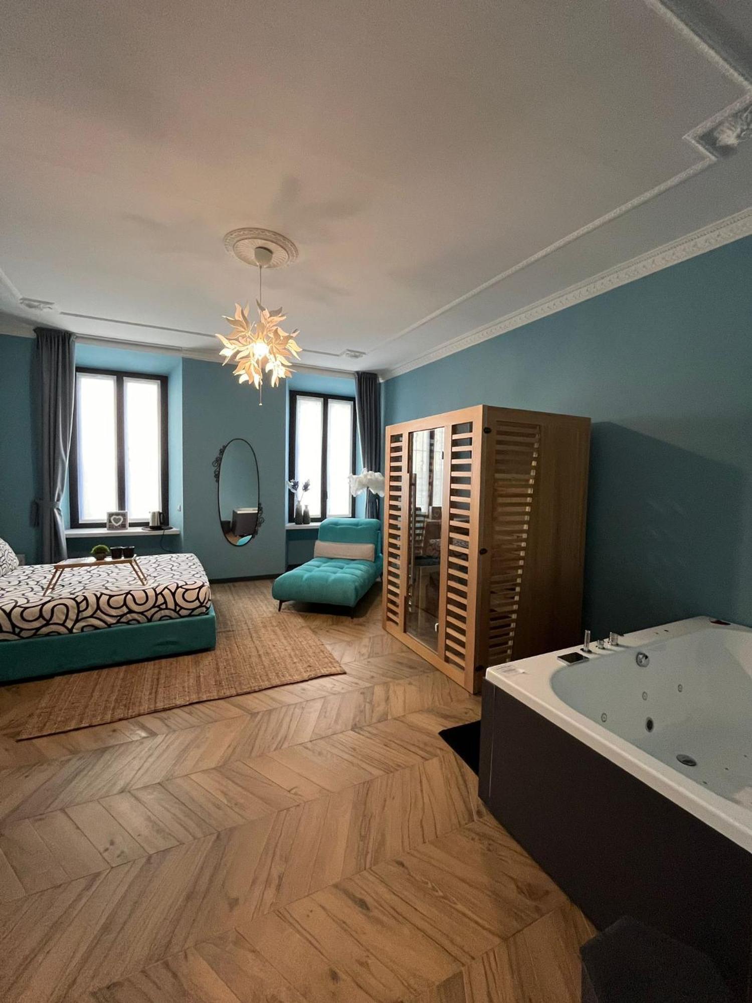 Apartment Angelina's Suite&spa Con Parcheggio Privato Como