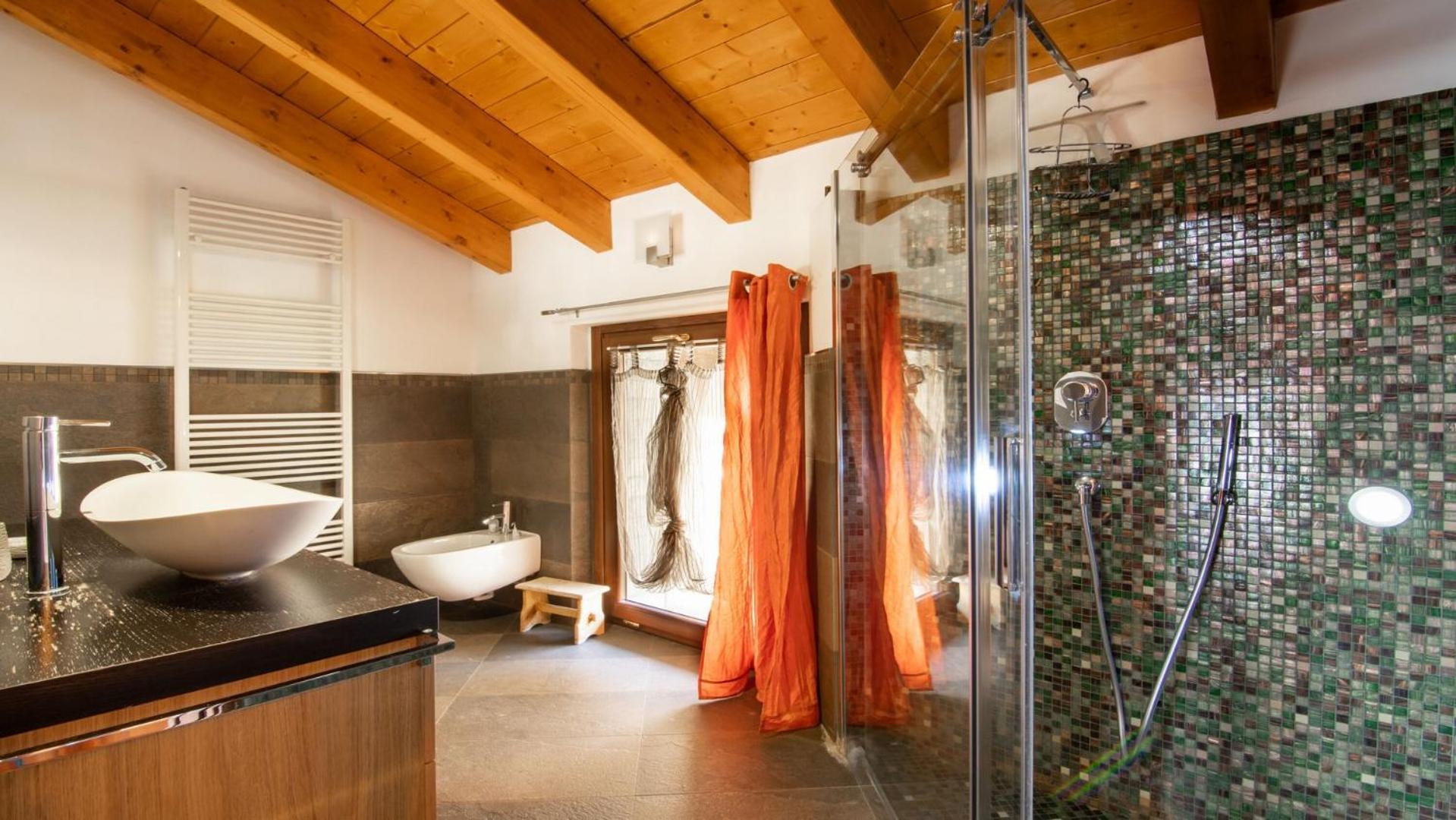 Alto Apartment *