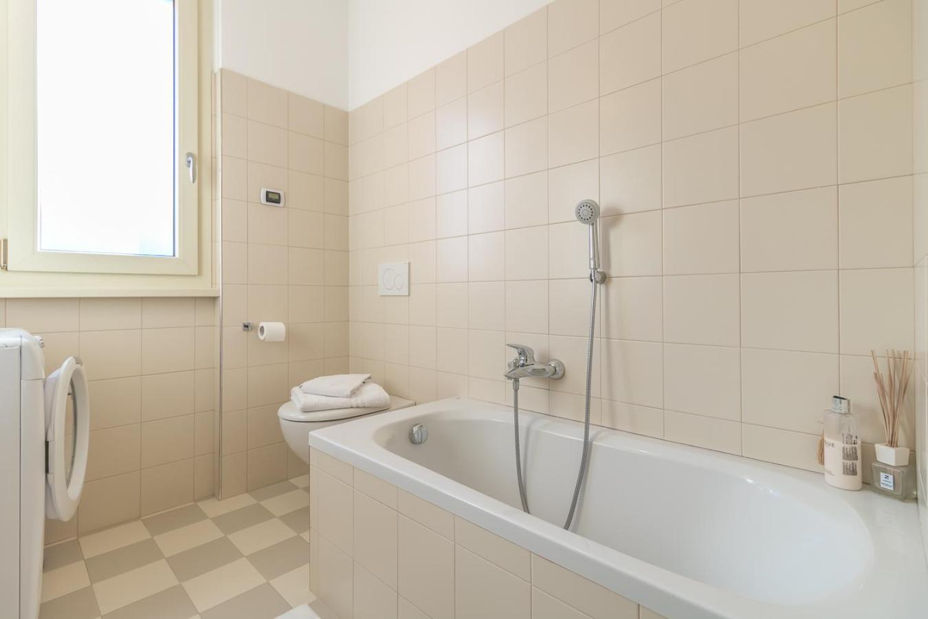 Tulipani 17 - Tremezzina Apartment Tremezzo