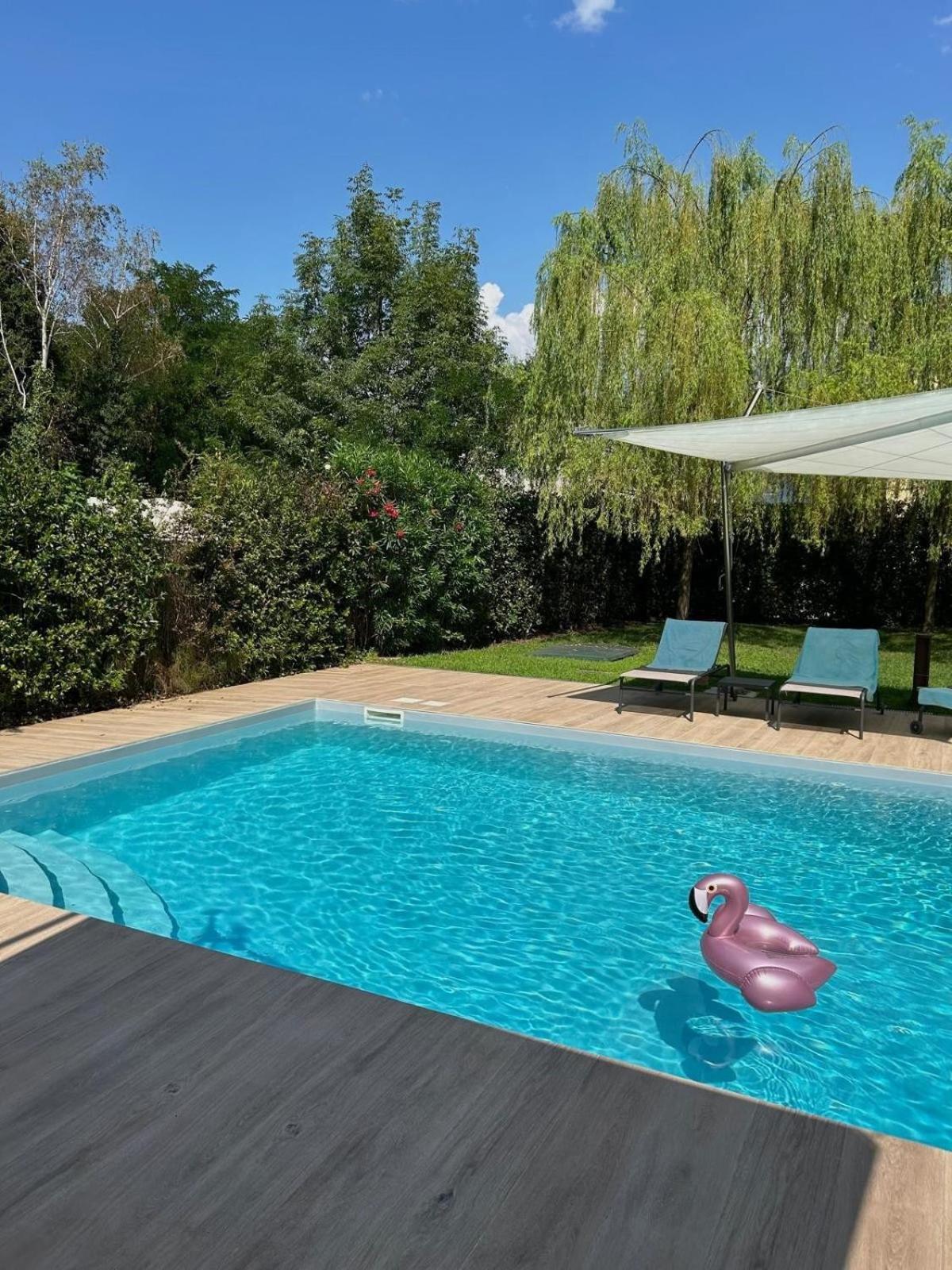 Salici, Pool & Garden *
