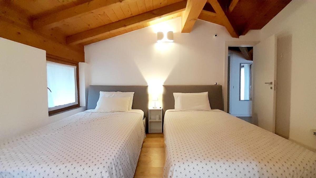 Salici, Pool & Garden Villa